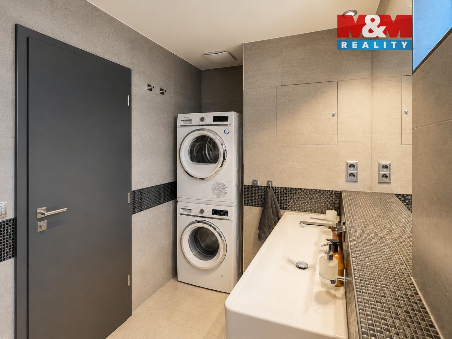 Pronájem bytu 3+kk 80 m² - foto 11