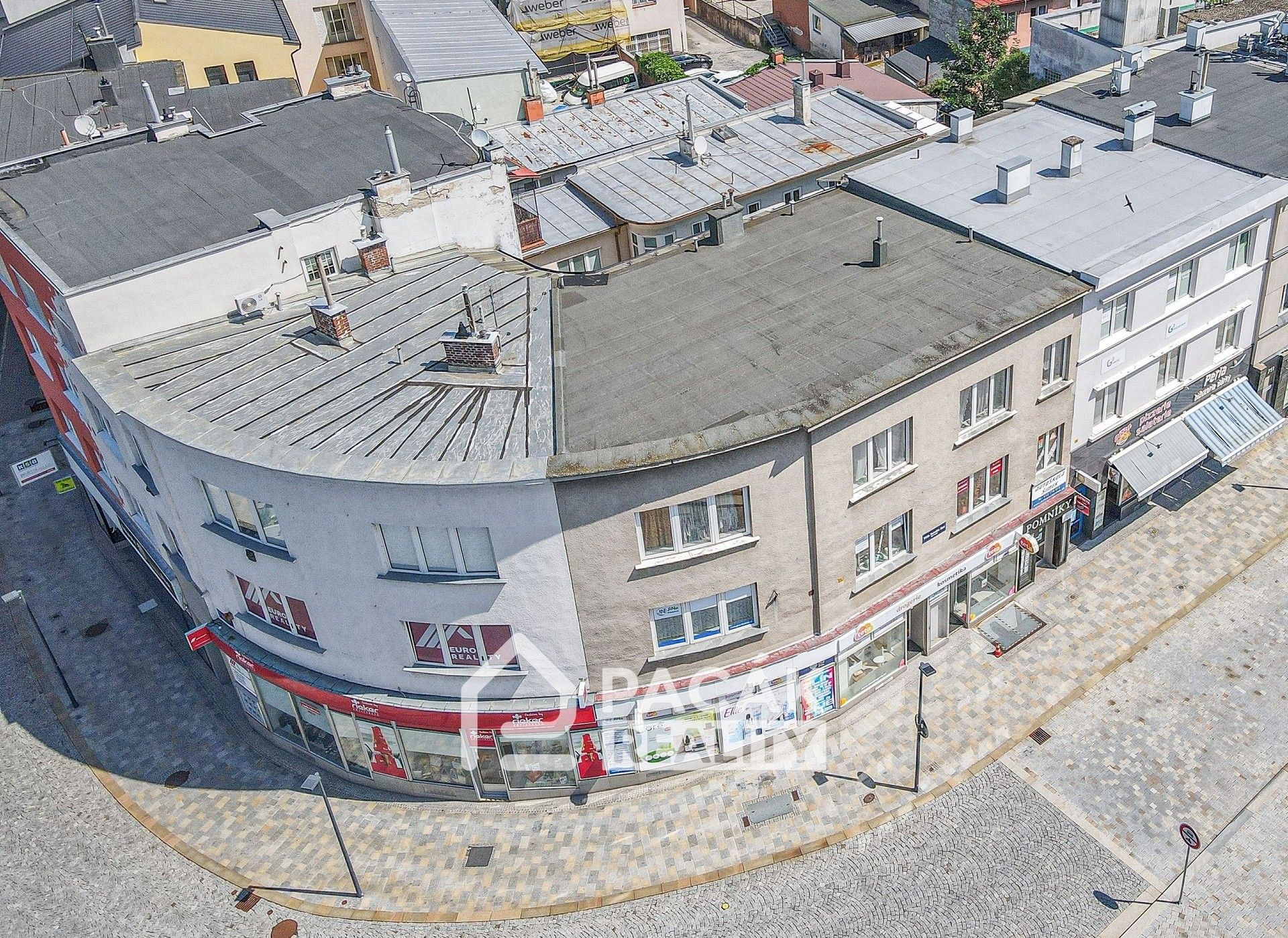Prodej komerčního prostoru 247 m² - foto 1