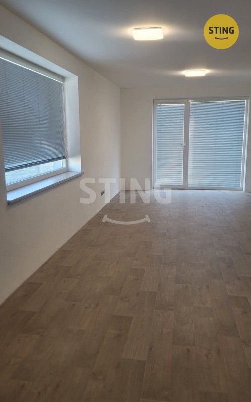 Pronájem bytu 3+kk 80 m² - foto 12