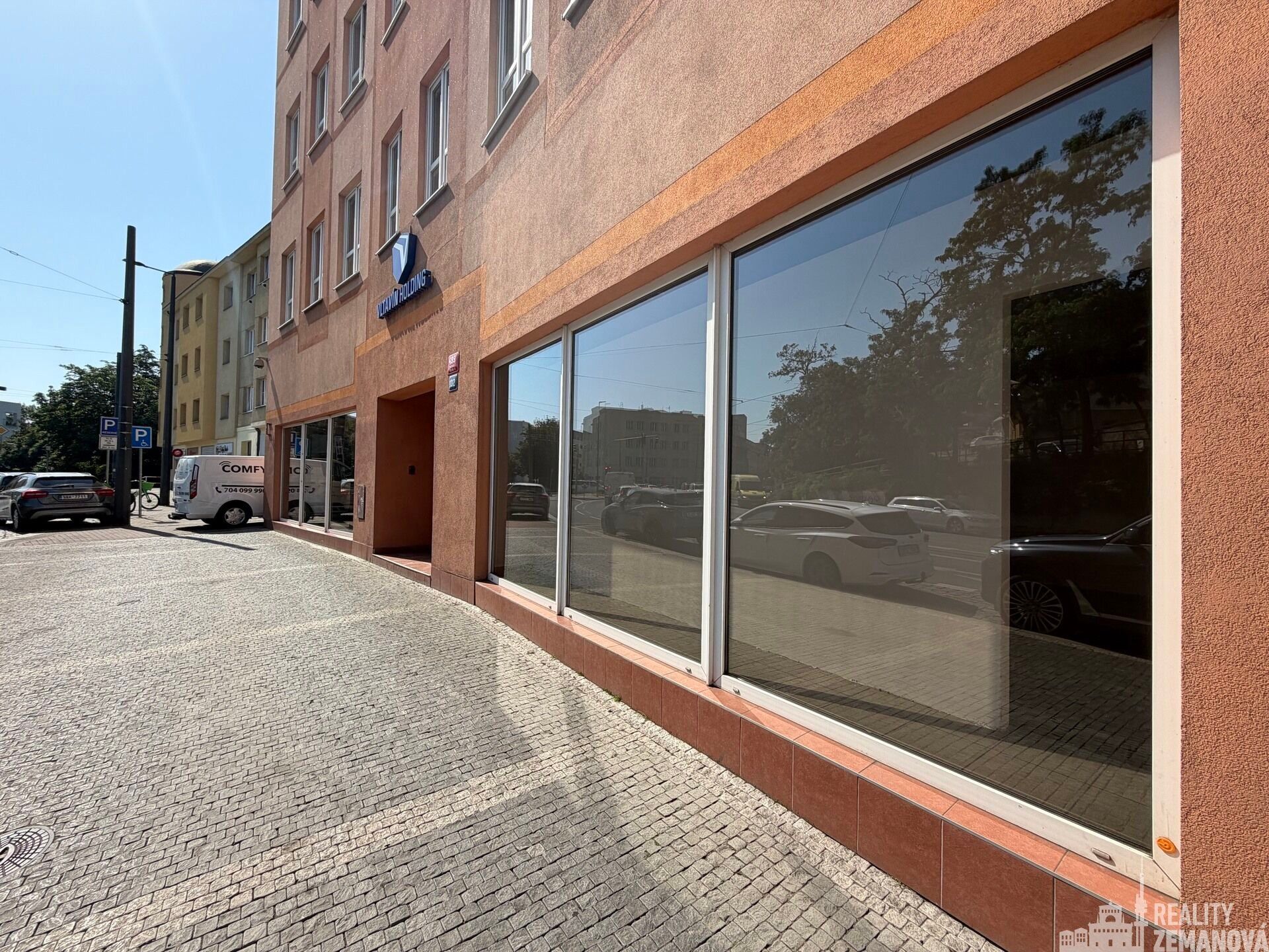 Pronájem komerčního prostoru 323 m² - foto 3