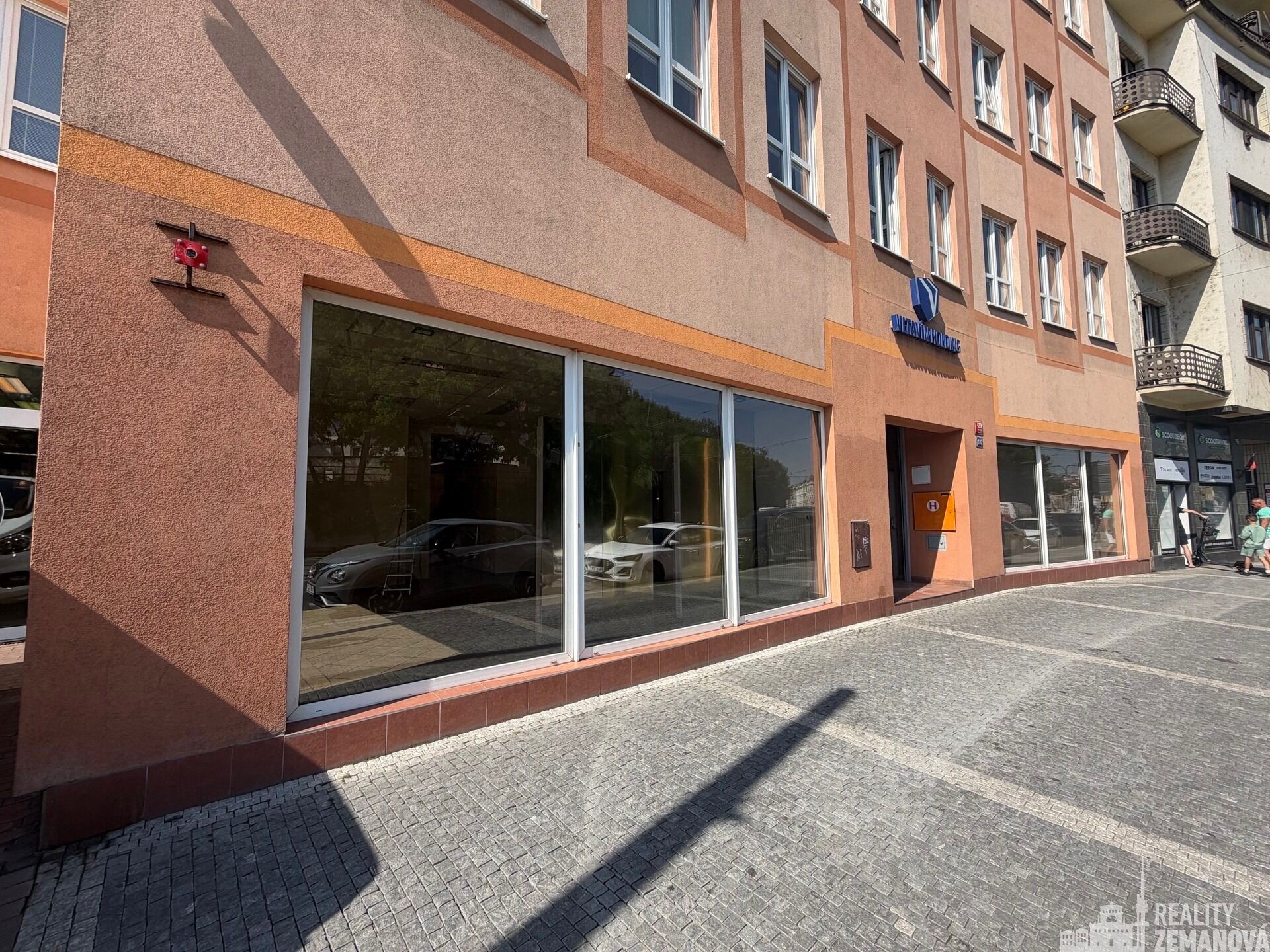 Pronájem komerčního prostoru 323 m² - foto 2