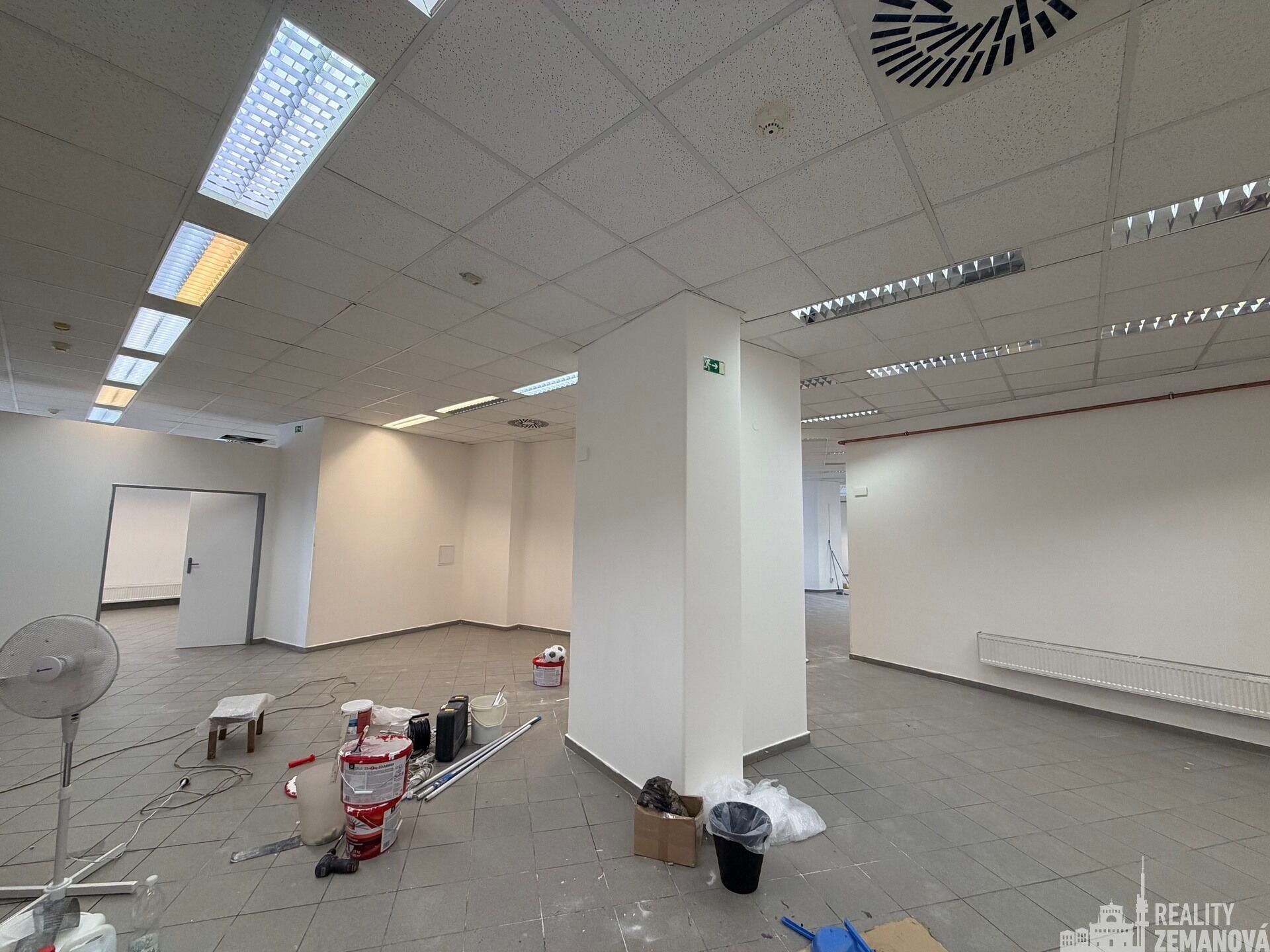 Pronájem komerčního prostoru 323 m² - foto 7
