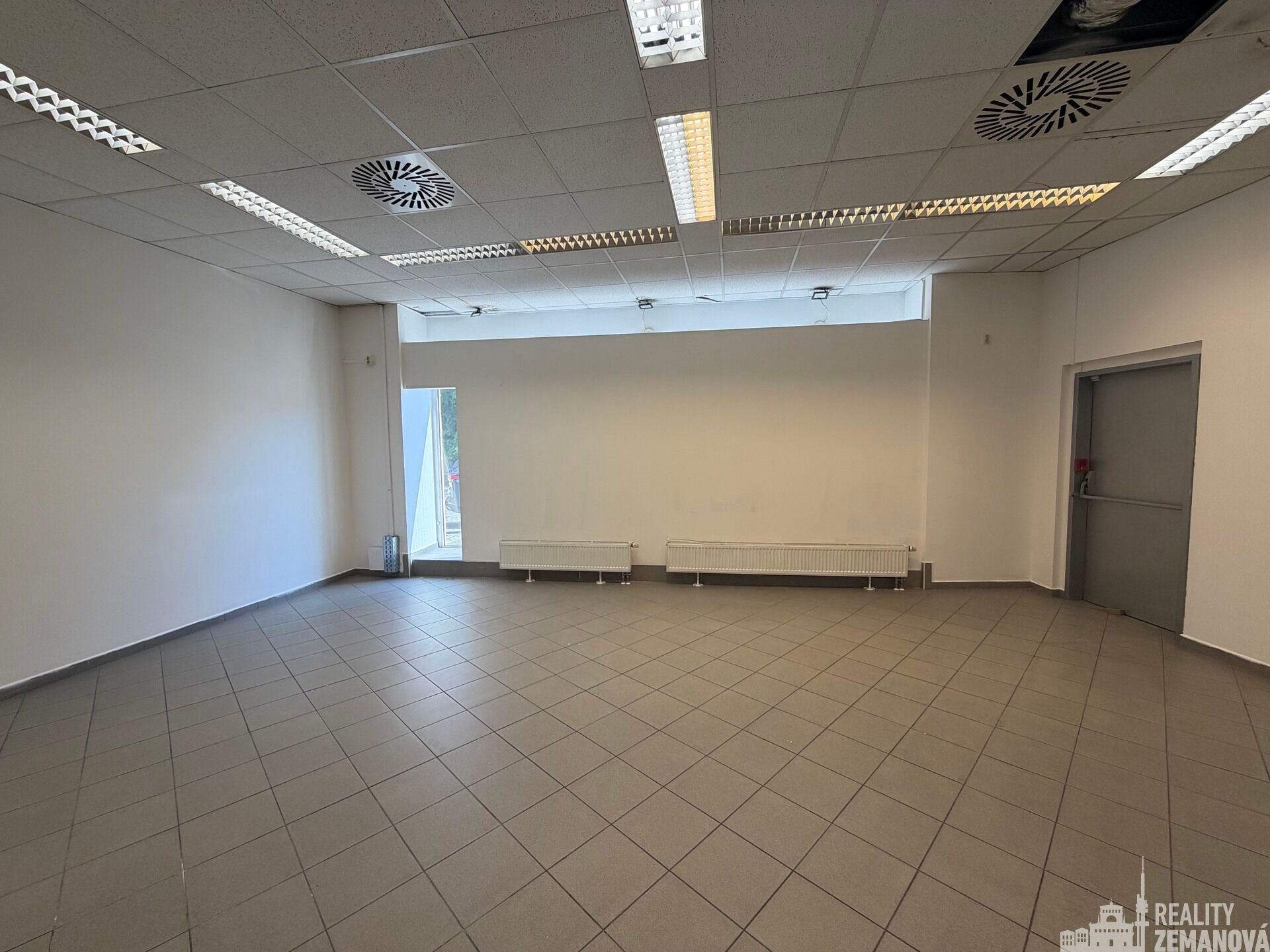 Pronájem komerčního prostoru 323 m² - foto 8