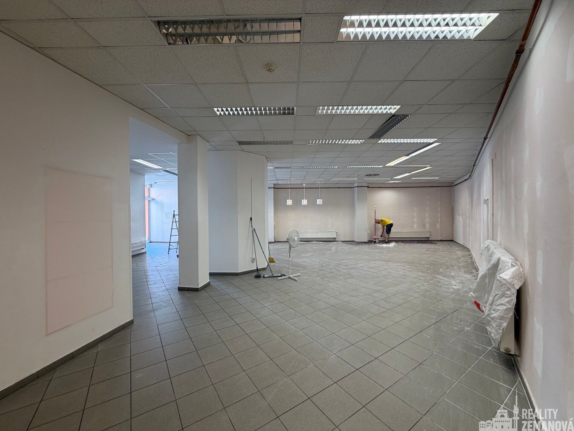 Pronájem komerčního prostoru 323 m² - foto 12
