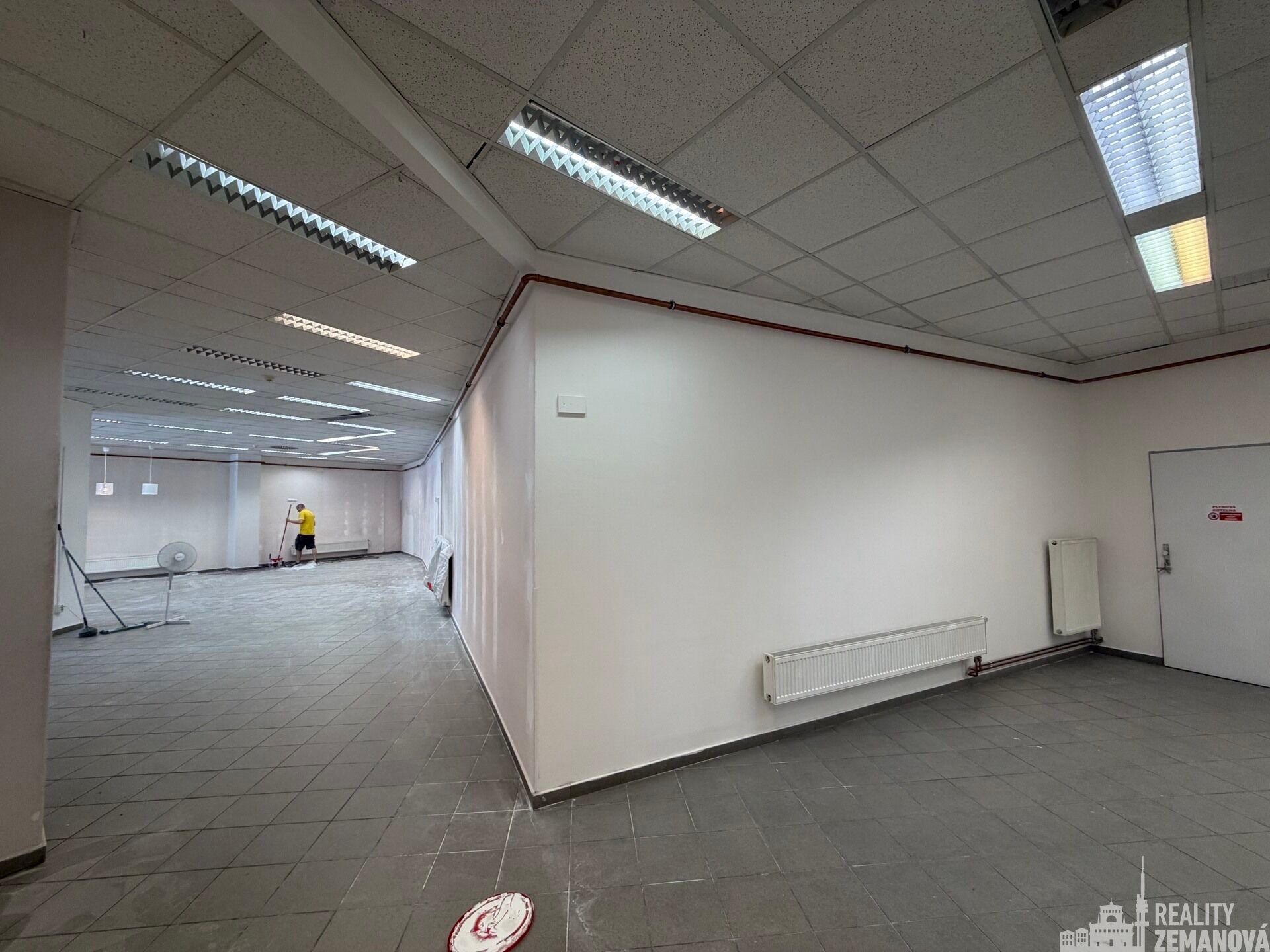 Pronájem komerčního prostoru 323 m² - foto 11