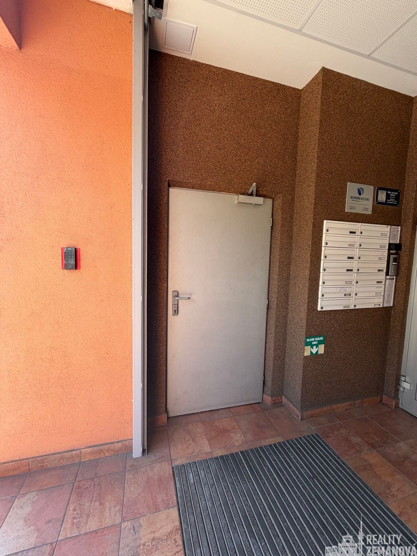 Pronájem komerčního prostoru 323 m² - foto 16