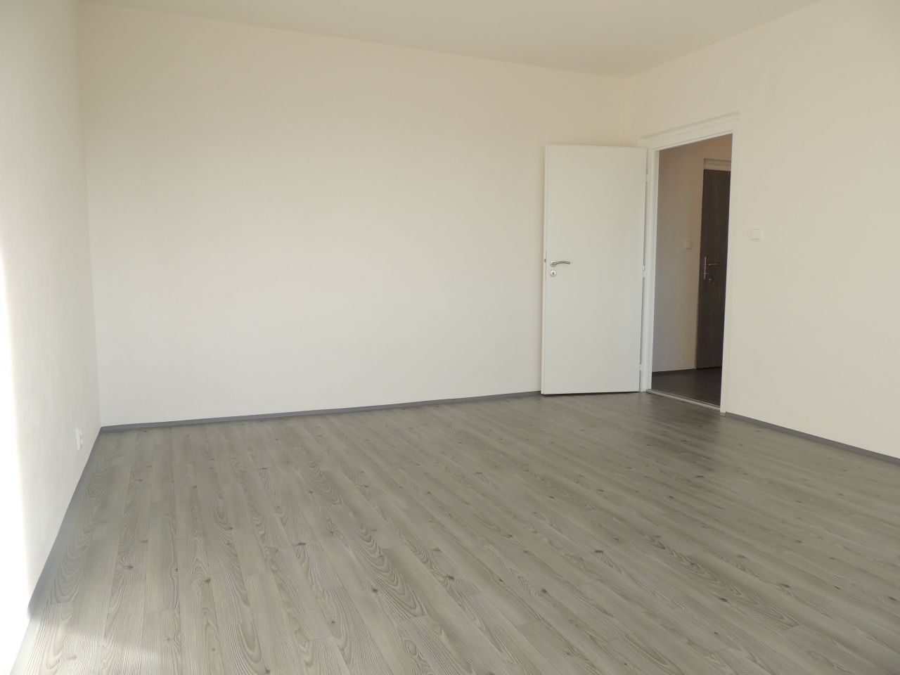 Pronájem bytu 2+1 60 m² - foto 8