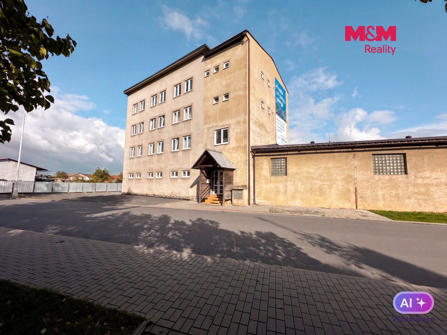 Prodej komerčního prostoru 660 m² - foto 2