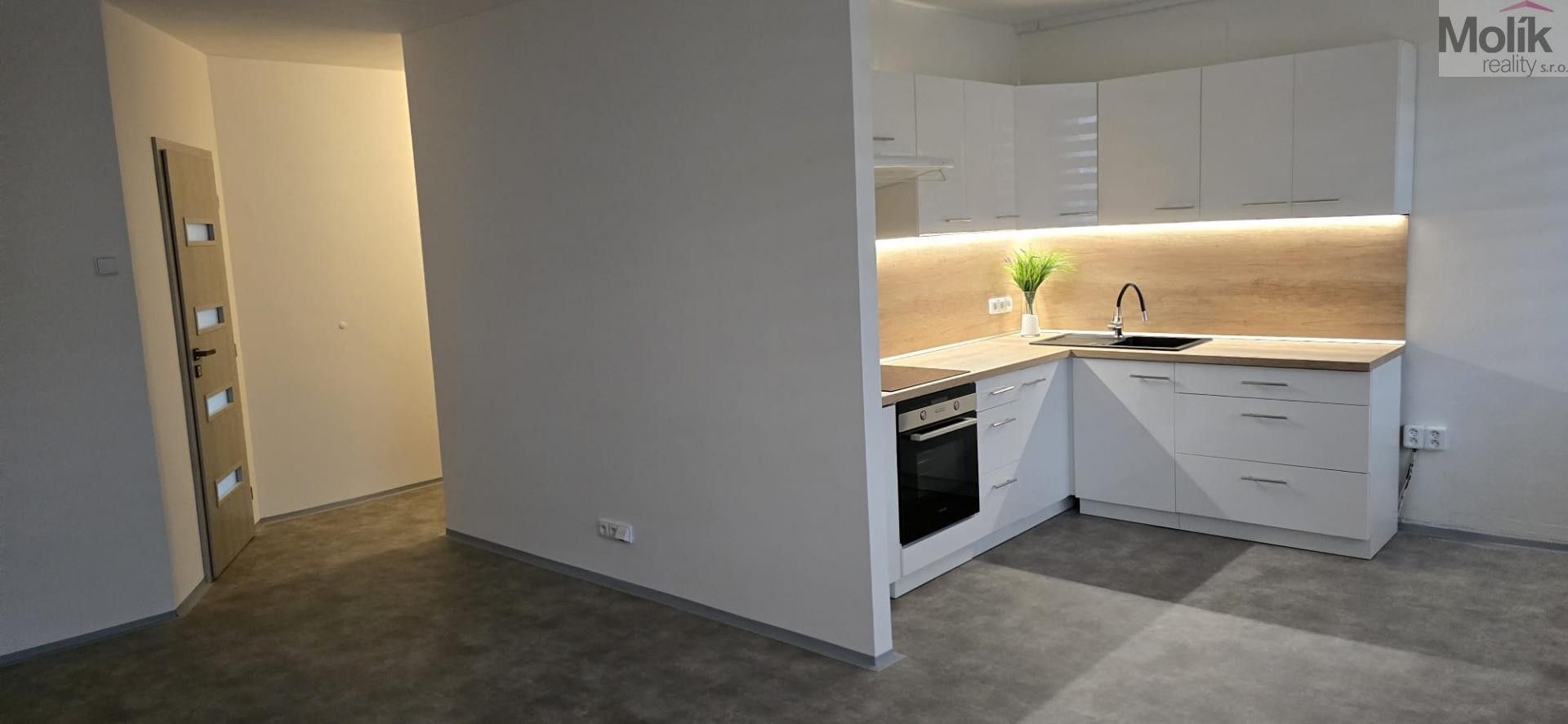 Pronájem bytu 3+1 53 m² - foto 5