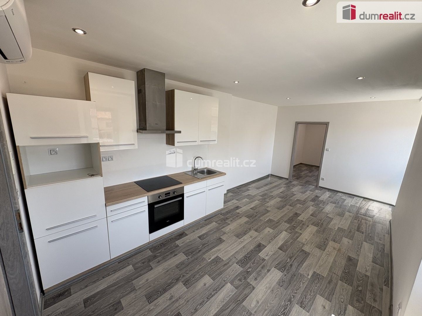 Pronájem bytu 3+kk 55 m² - foto 1