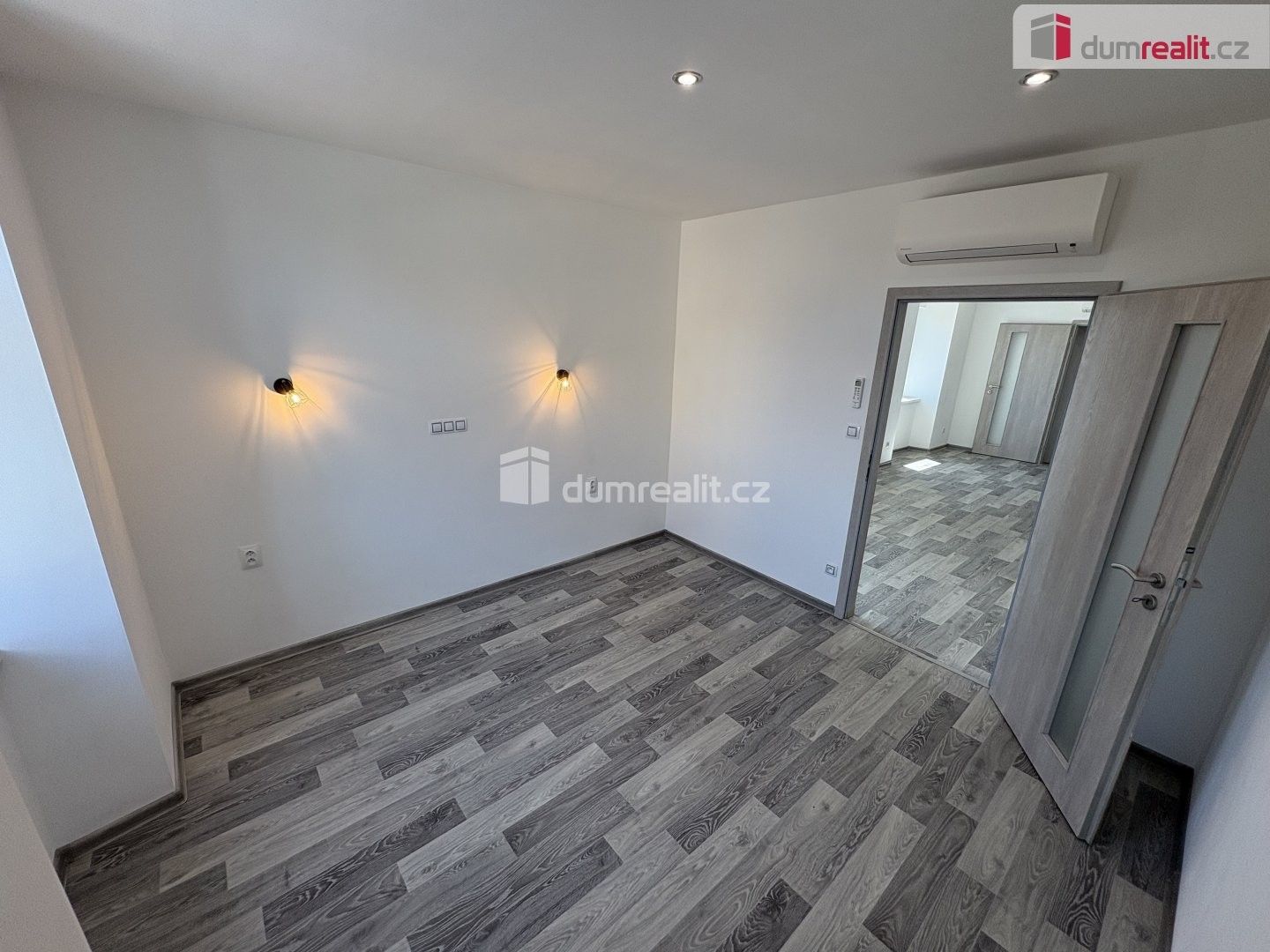 Pronájem bytu 3+kk 55 m² - foto 2