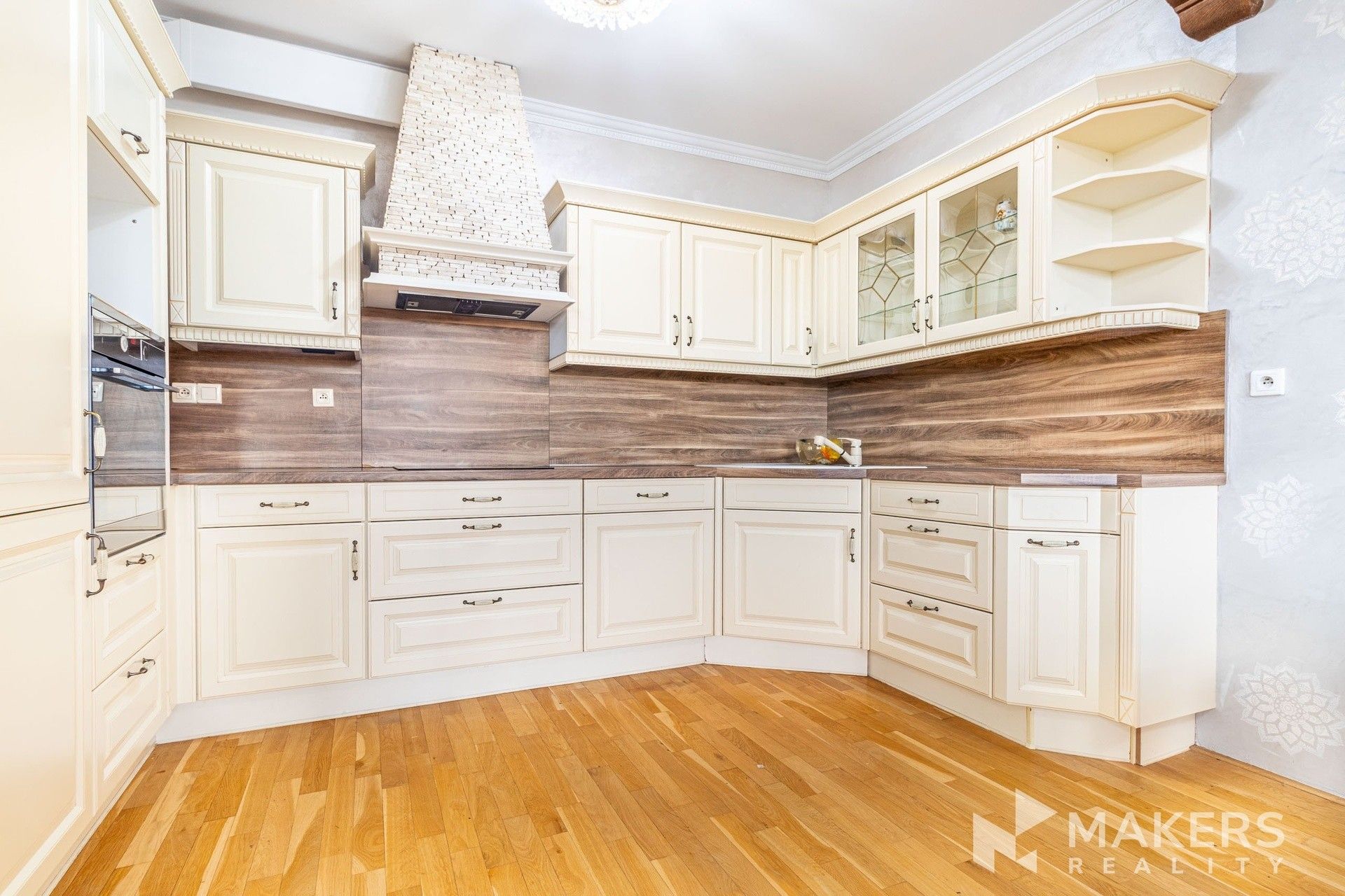 Pronájem bytu 3+kk 100 m² - foto 3