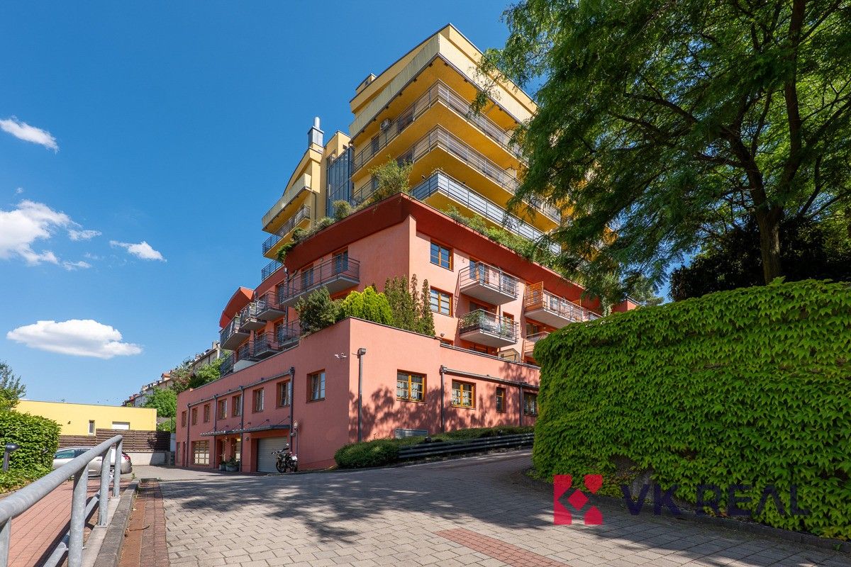 Prodej bytu 2+kk 63 m² - foto 1