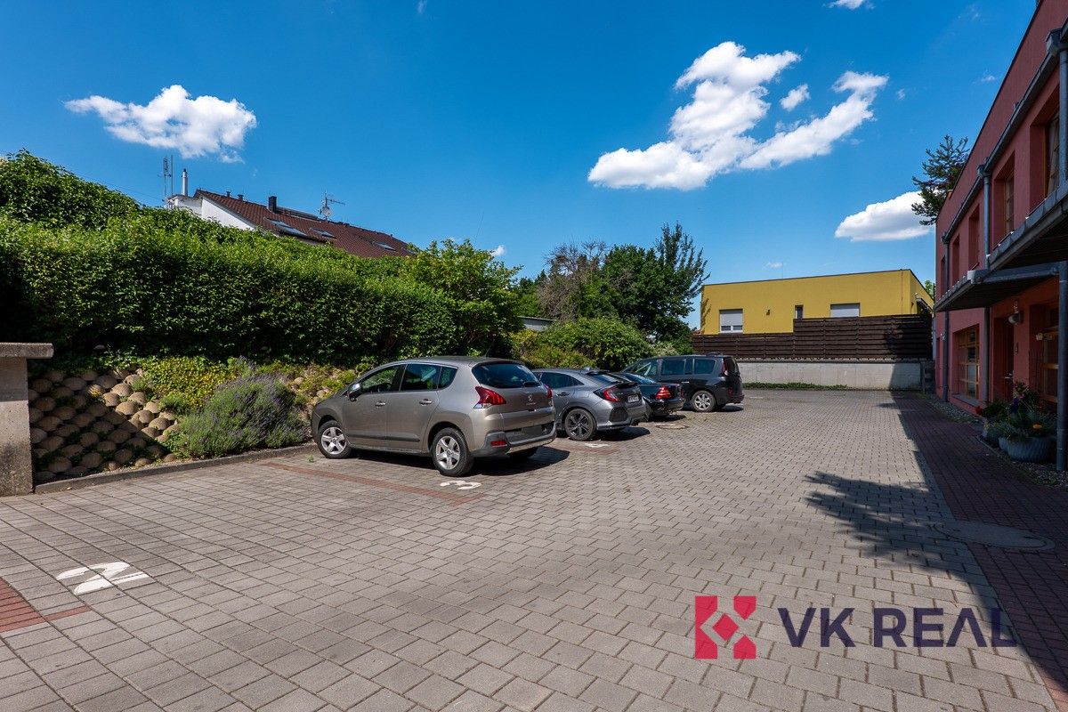 Prodej bytu 2+kk 63 m² - foto 2
