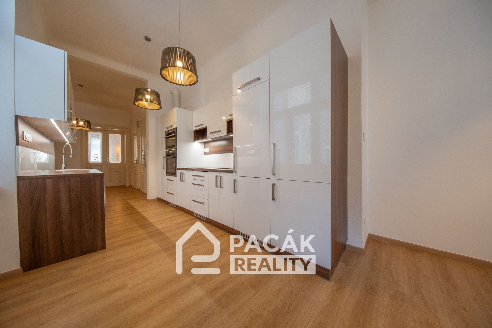 Pronájem bytu 3+1 123 m² - foto 4