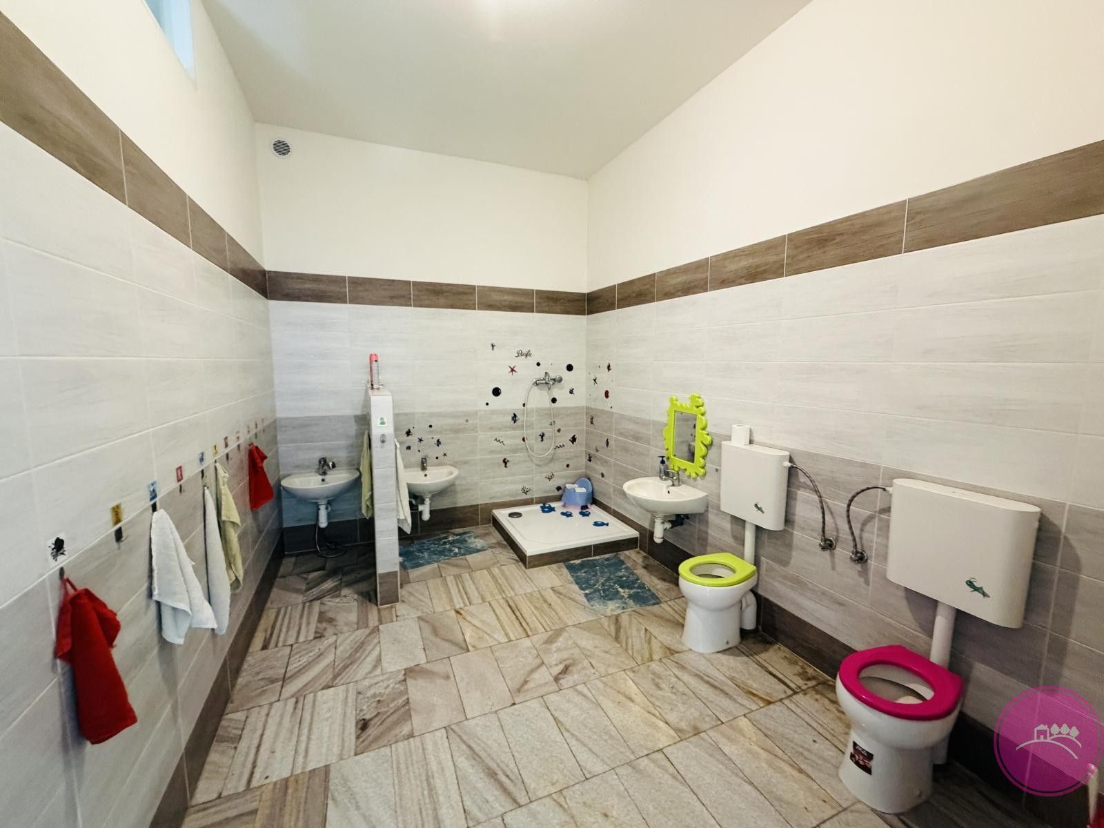 Pronájem komerčního prostoru 110 m² - foto 5