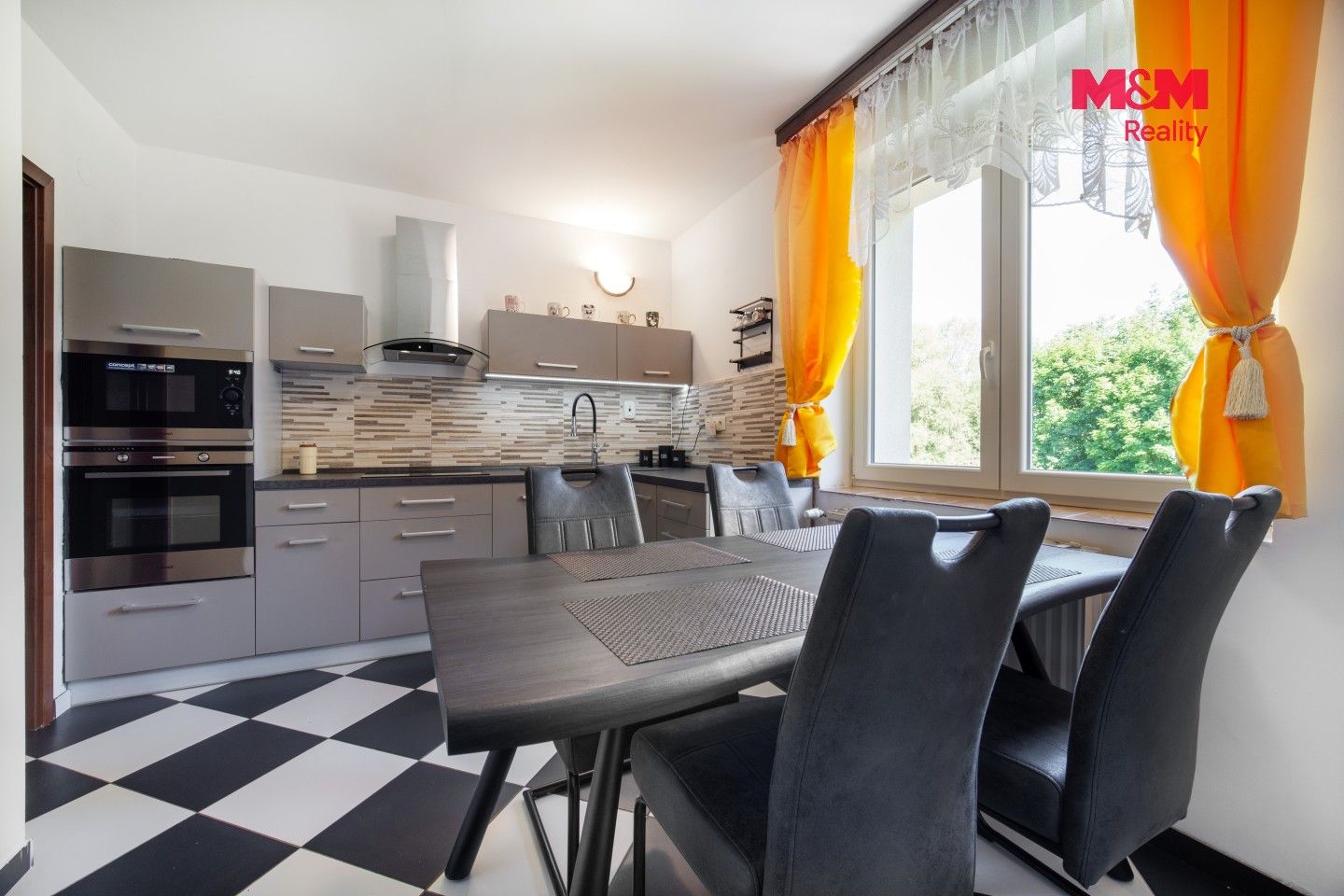 Prodej domu 300 m² - foto 4