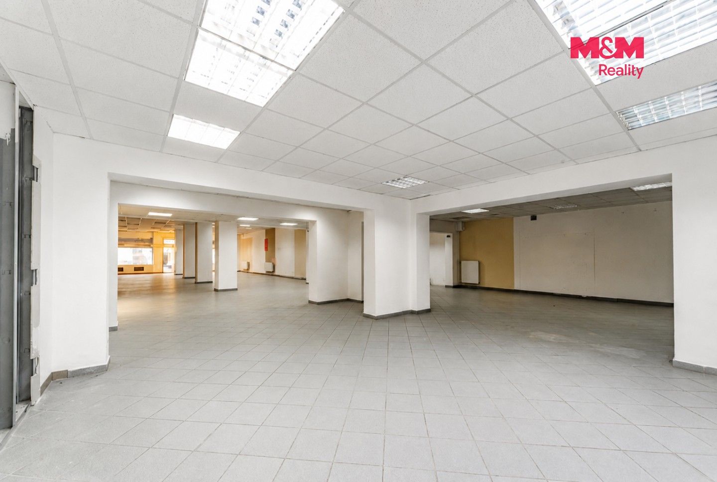 Pronájem komerčního prostoru 663 m² - foto 3