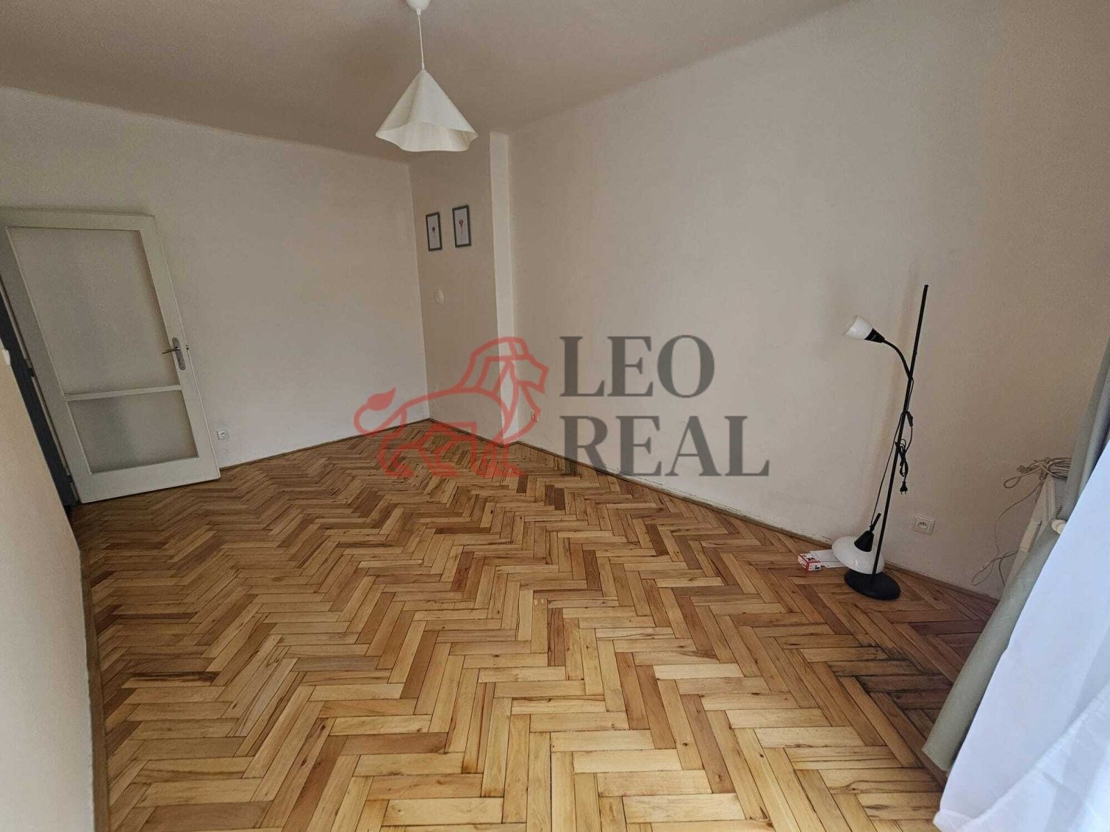 Pronájem bytu 2+1 52 m² - foto 1