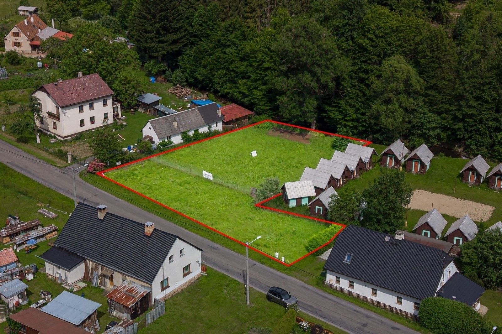 Prodej pozemku 1399 m² - foto 1