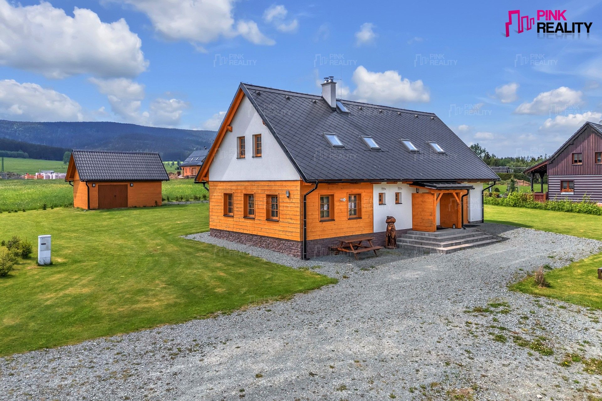 Prodej domu 184 m² - foto 1