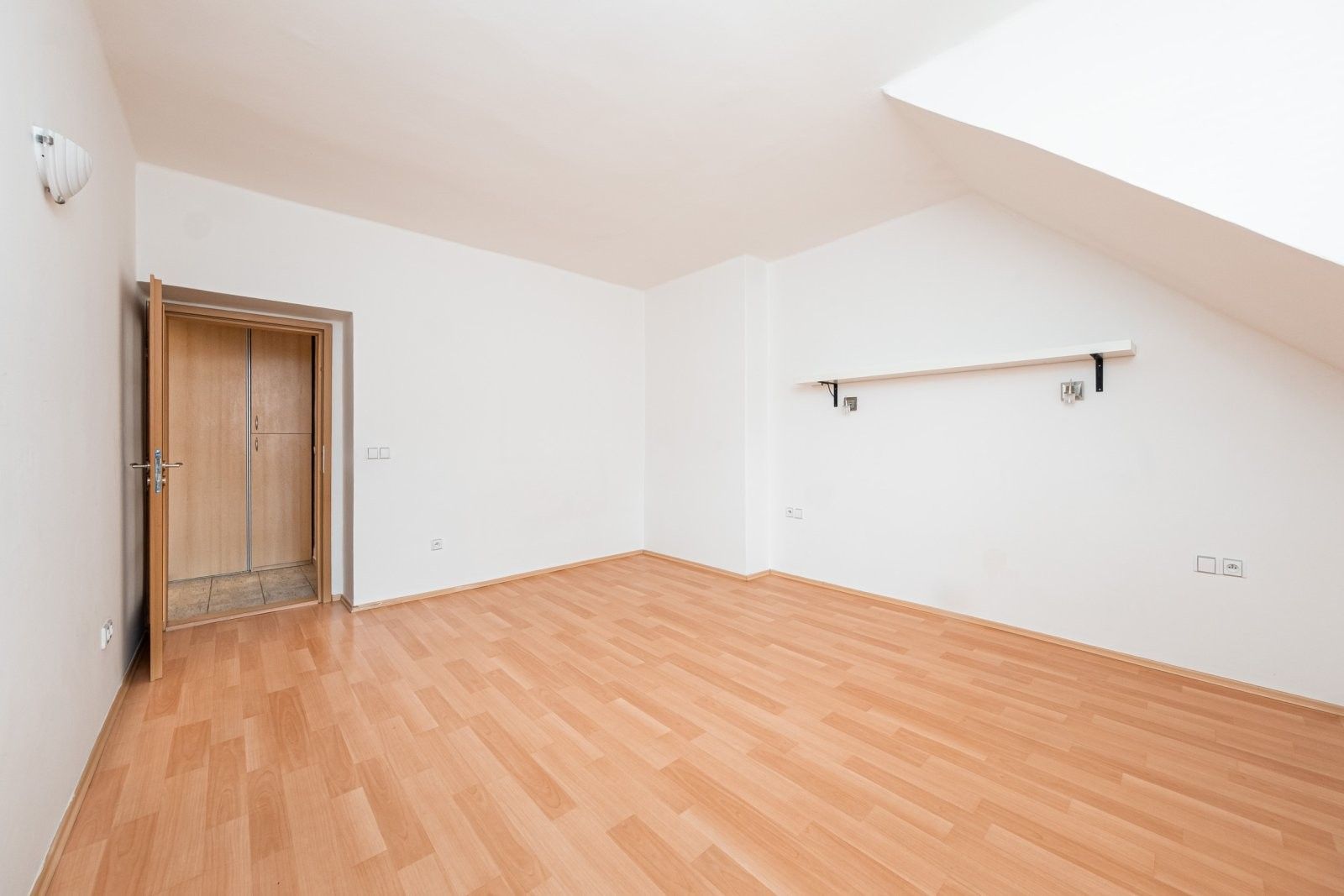 Prodej bytu 2+1 76 m² - foto 8