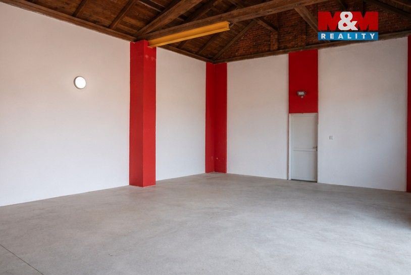 Prodej nemovitosti 196 m² - foto 9