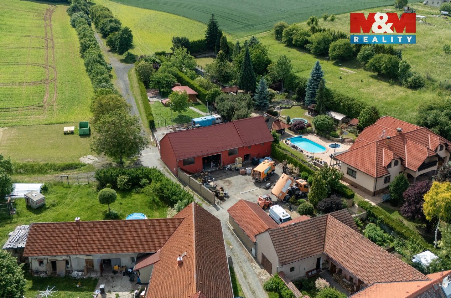 Prodej nemovitosti 196 m² - foto 10