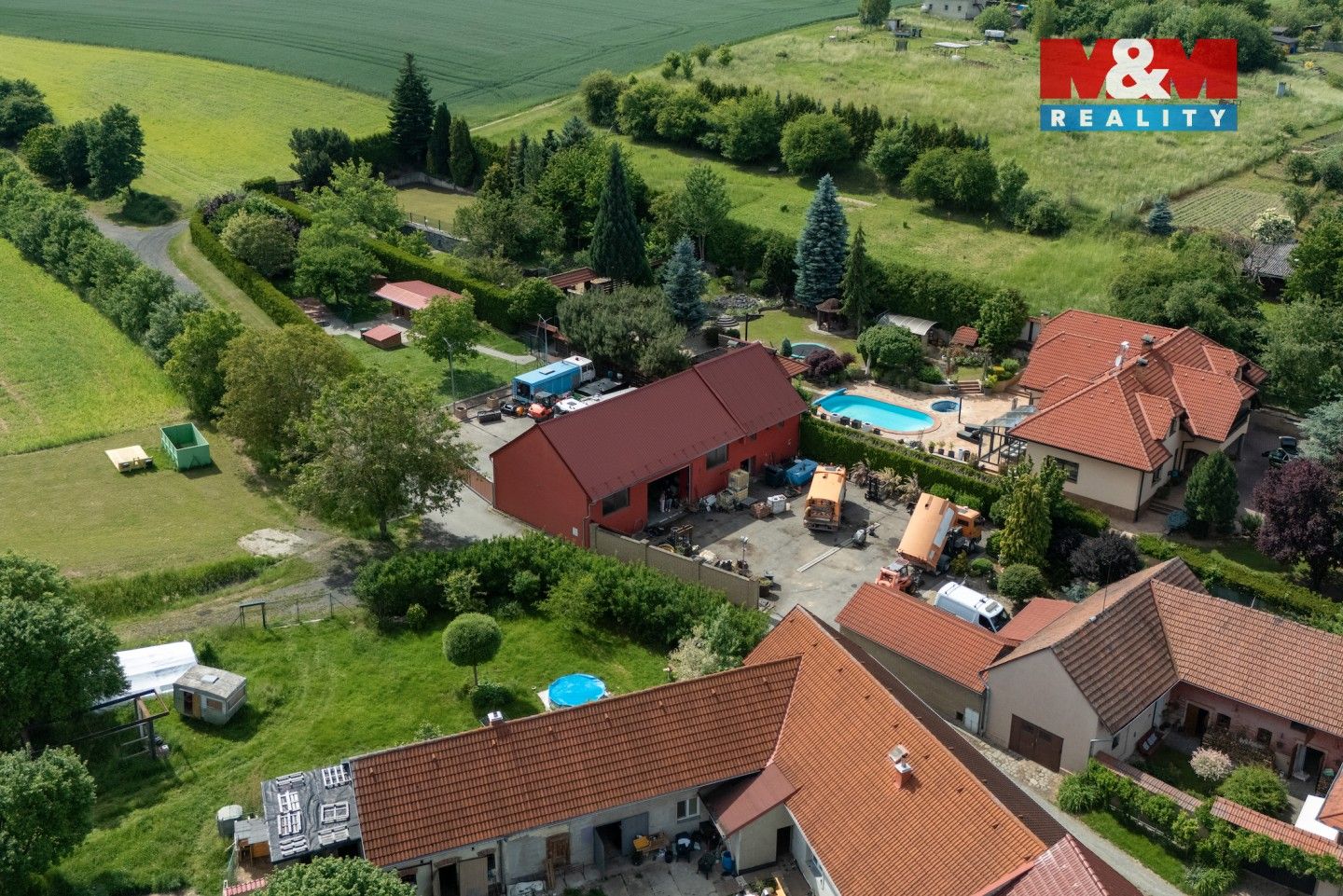 Prodej nemovitosti 196 m² - foto 11