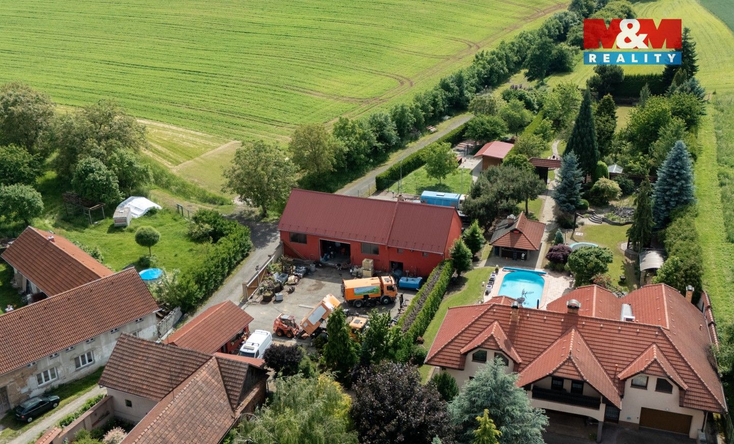 Prodej nemovitosti 196 m² - foto 13