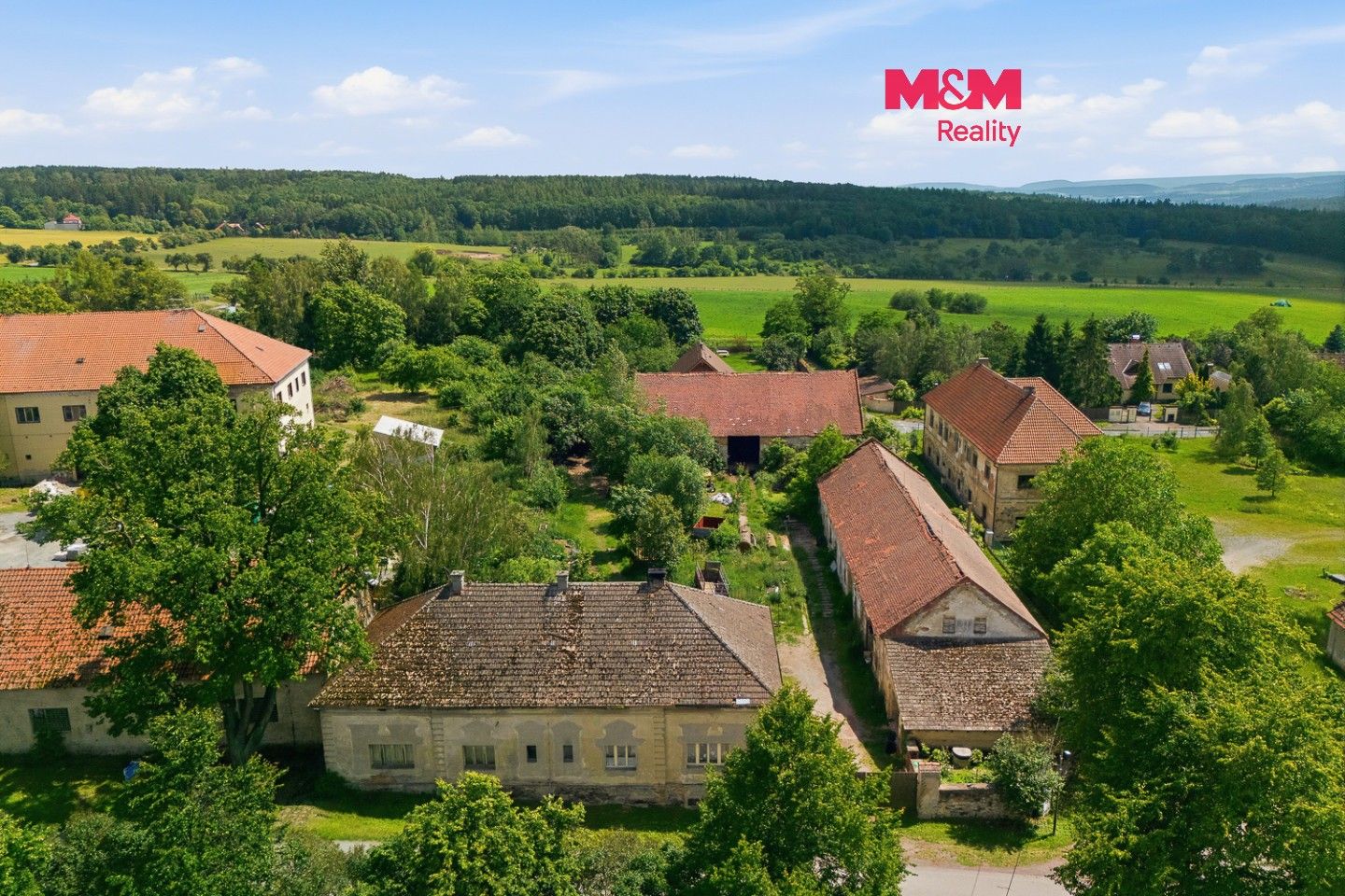 Prodej komerčního prostoru 255 m² - foto 1