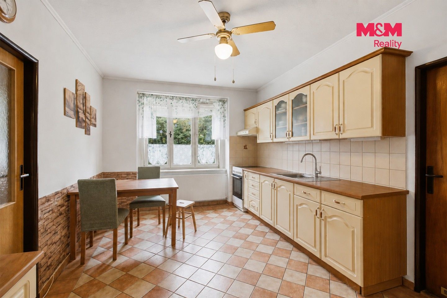 Prodej komerčního prostoru 255 m² - foto 18