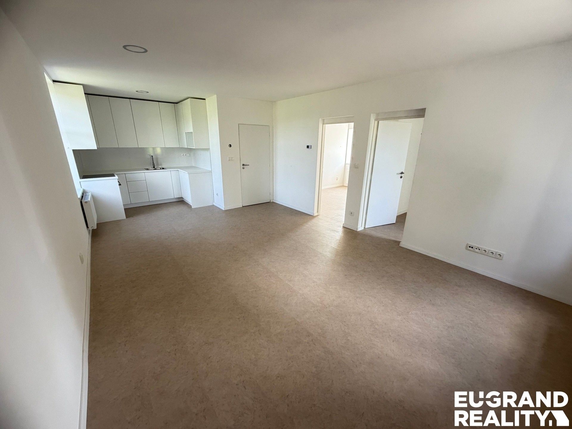 Pronájem bytu 3+kk 58 m² - foto 1
