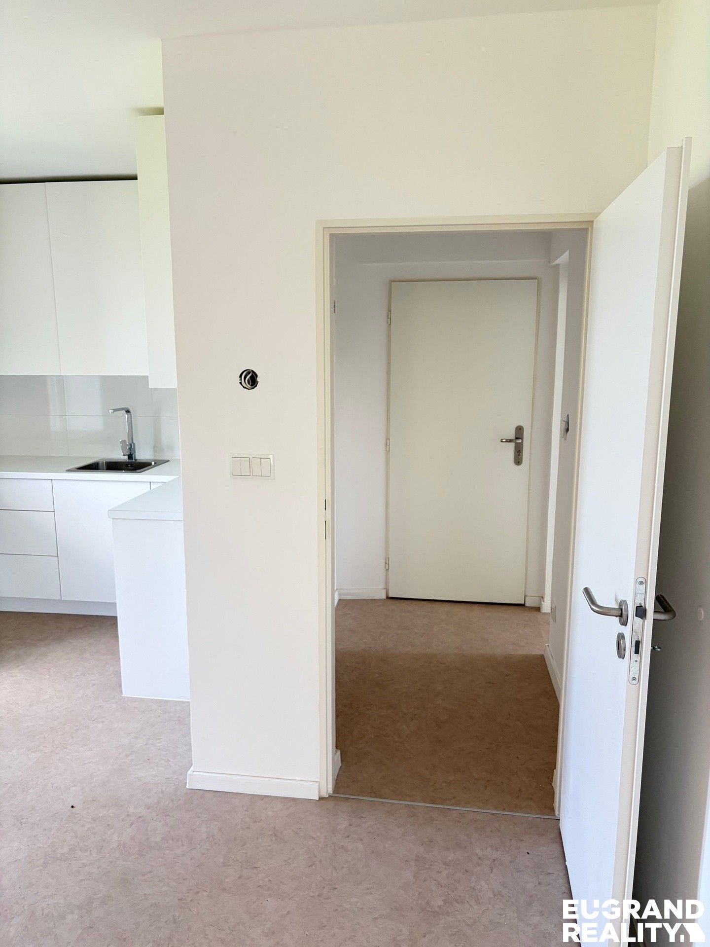 Pronájem bytu 3+kk 58 m² - foto 10