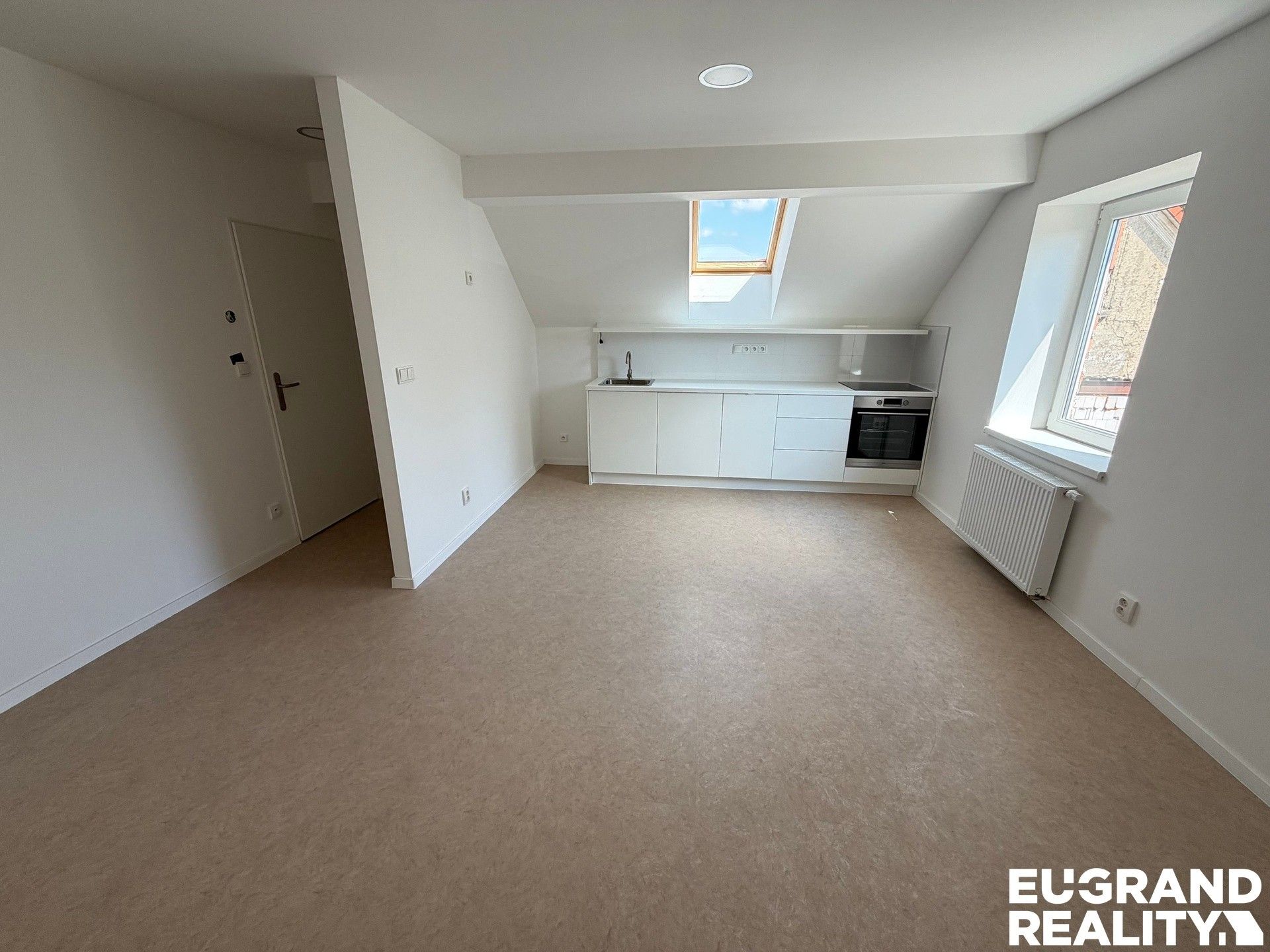 Pronájem bytu 2+kk 41 m² - foto 2