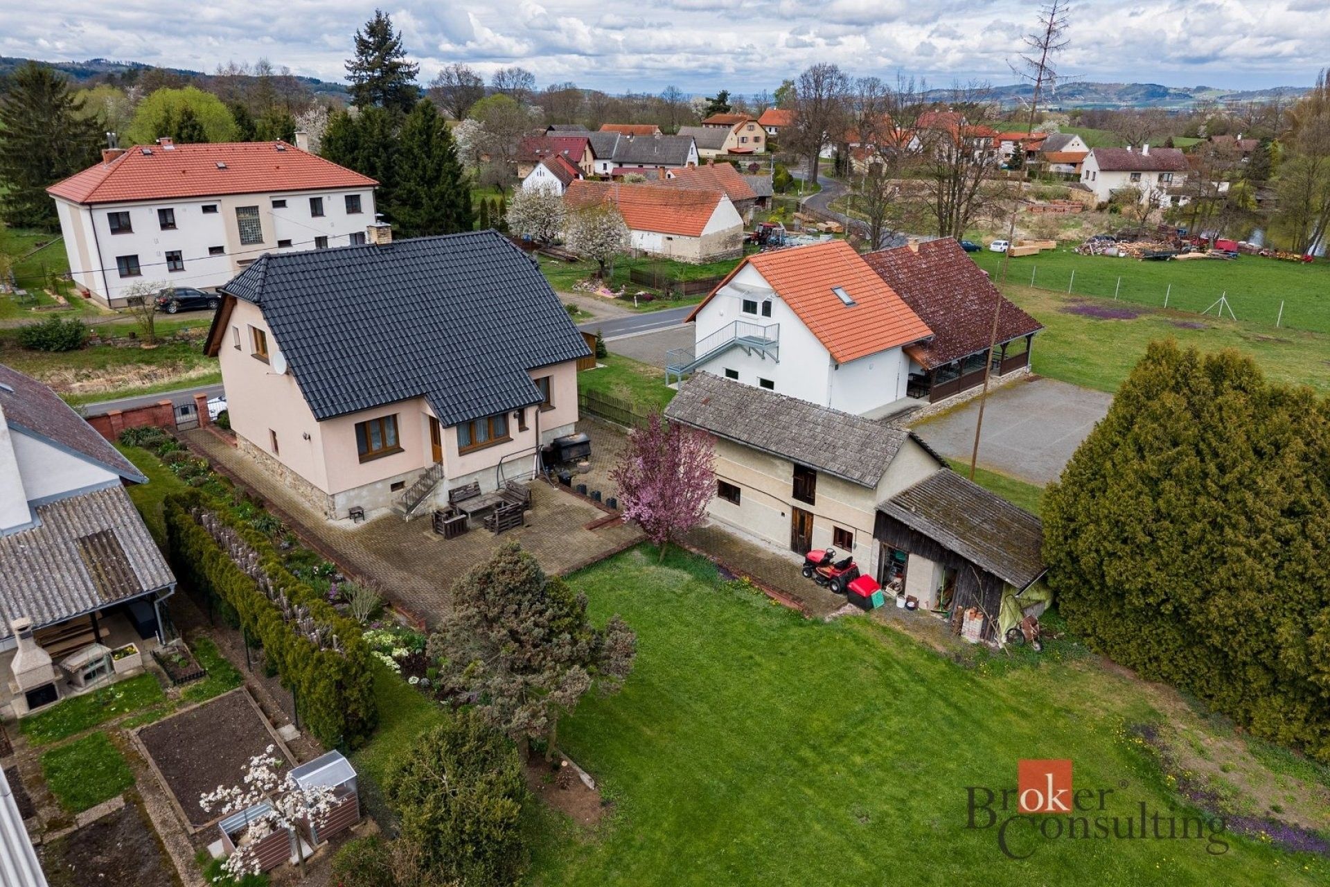 Prodej domu 180 m² - foto 2