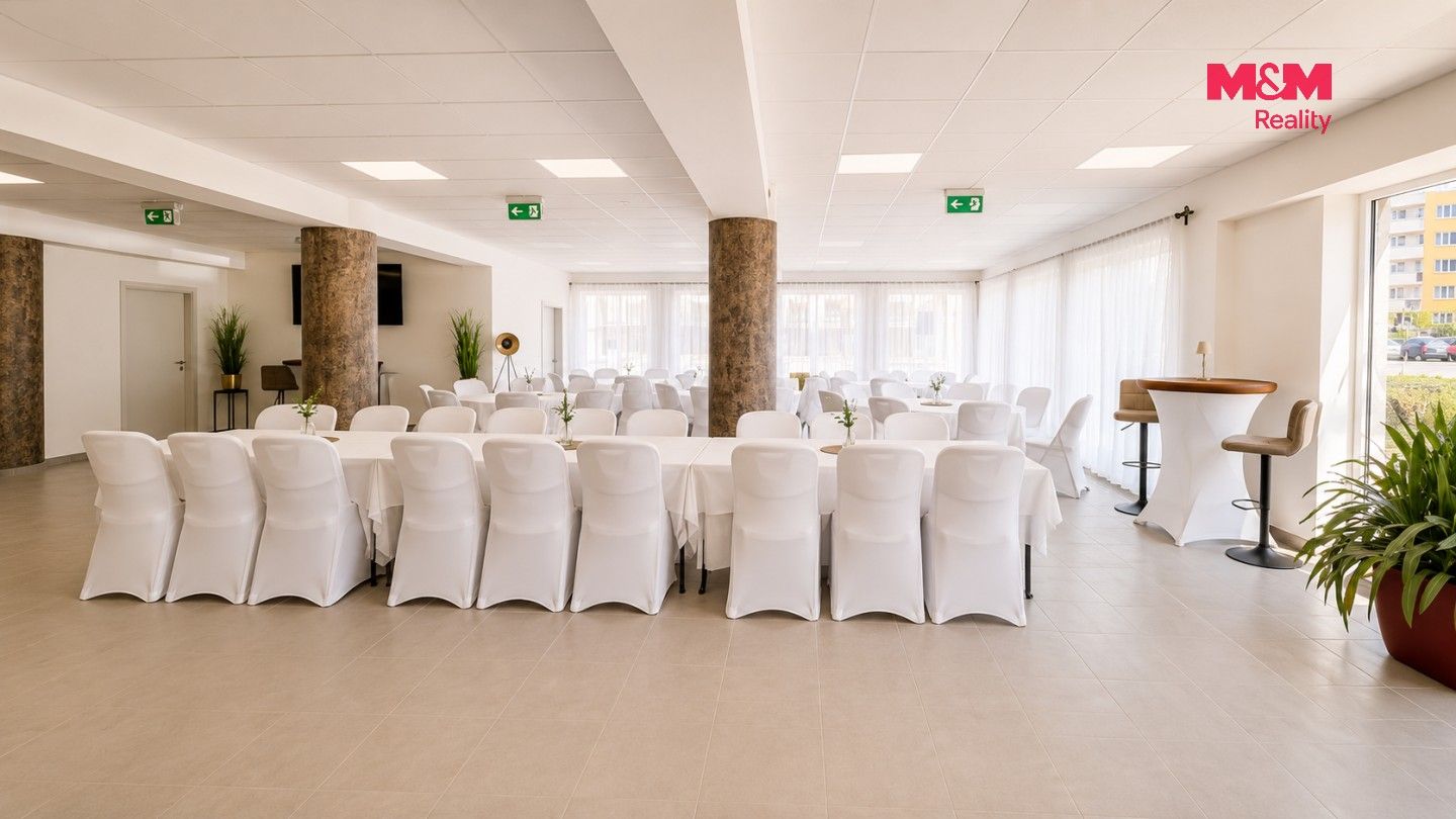 Pronájem komerčního prostoru 210 m² - foto 6