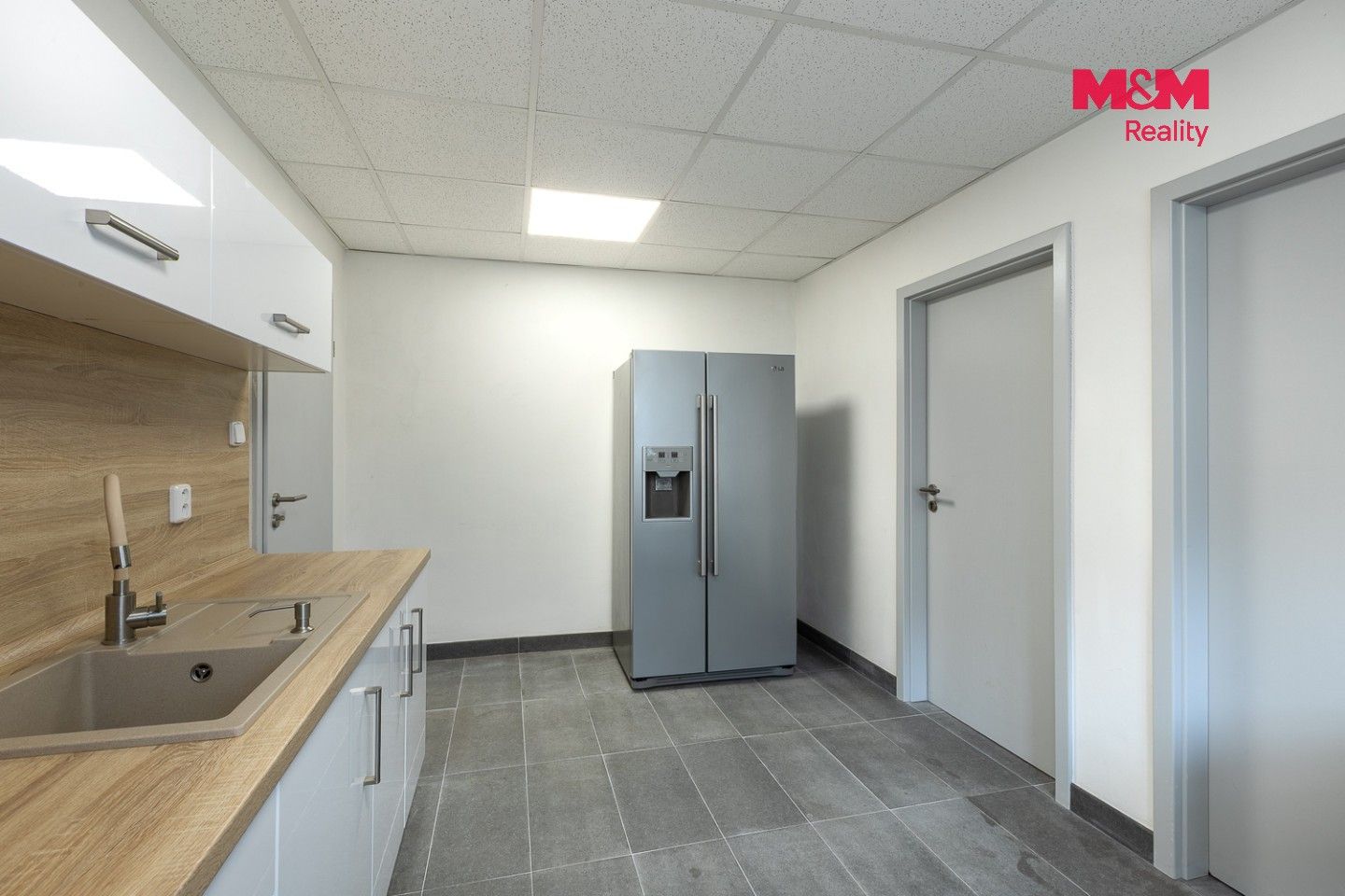 Pronájem komerčního prostoru 210 m² - foto 10