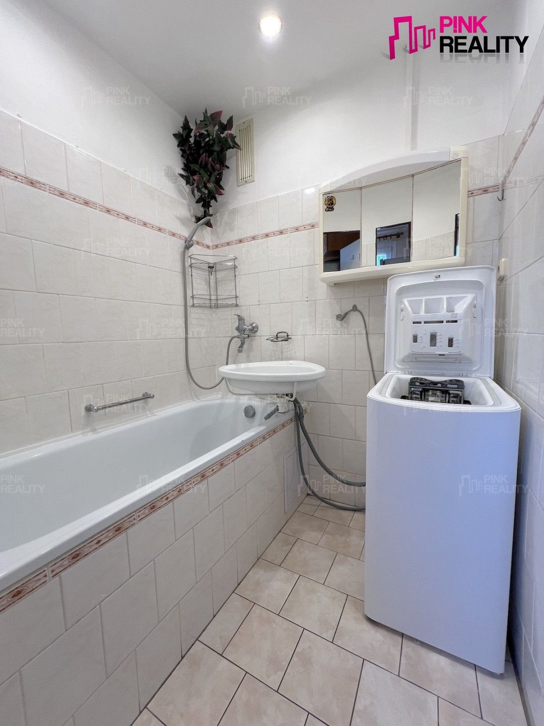 Pronájem bytu 3+1 79 m² - foto 8