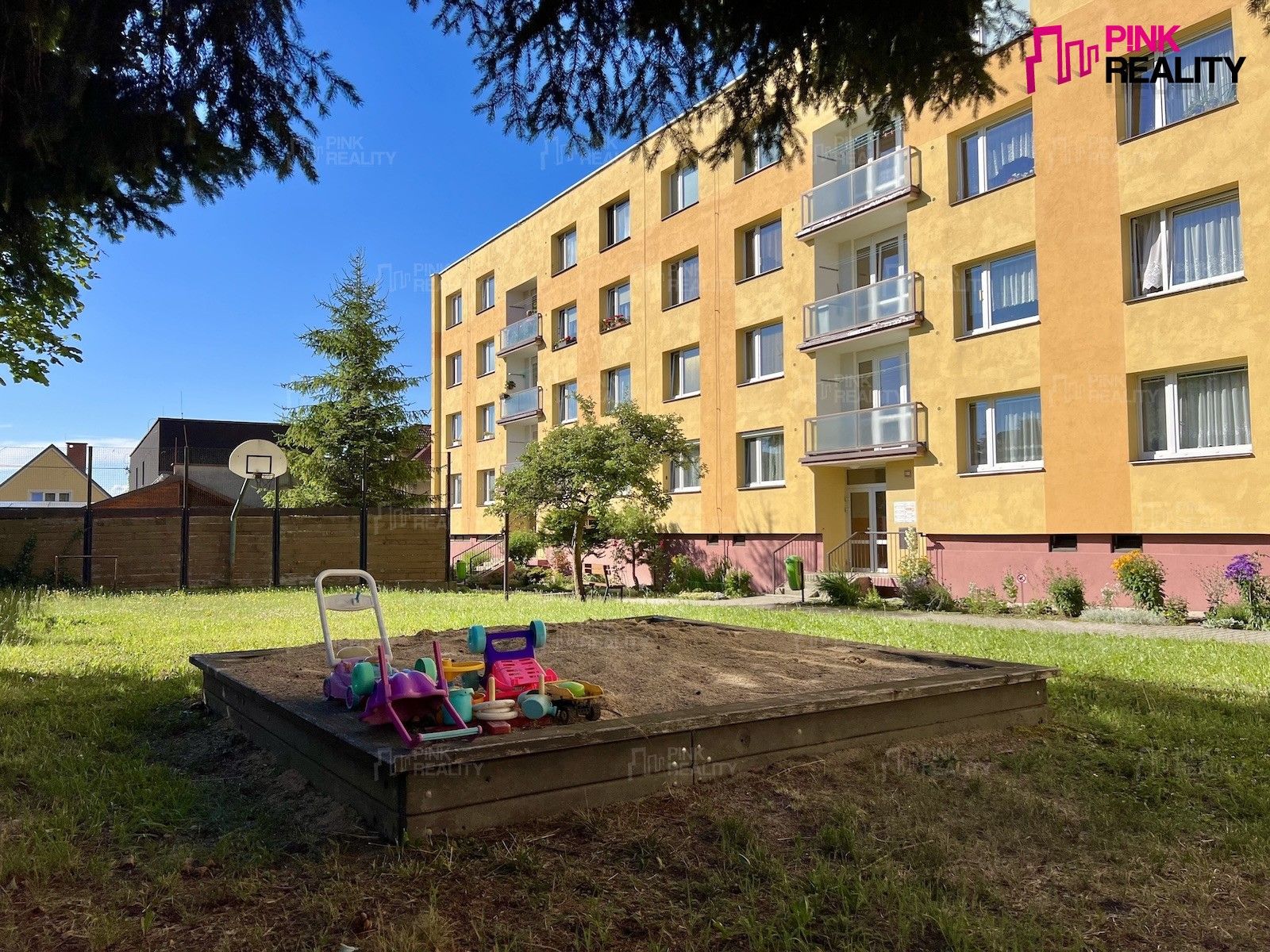 Pronájem bytu 3+1 79 m² - foto 10