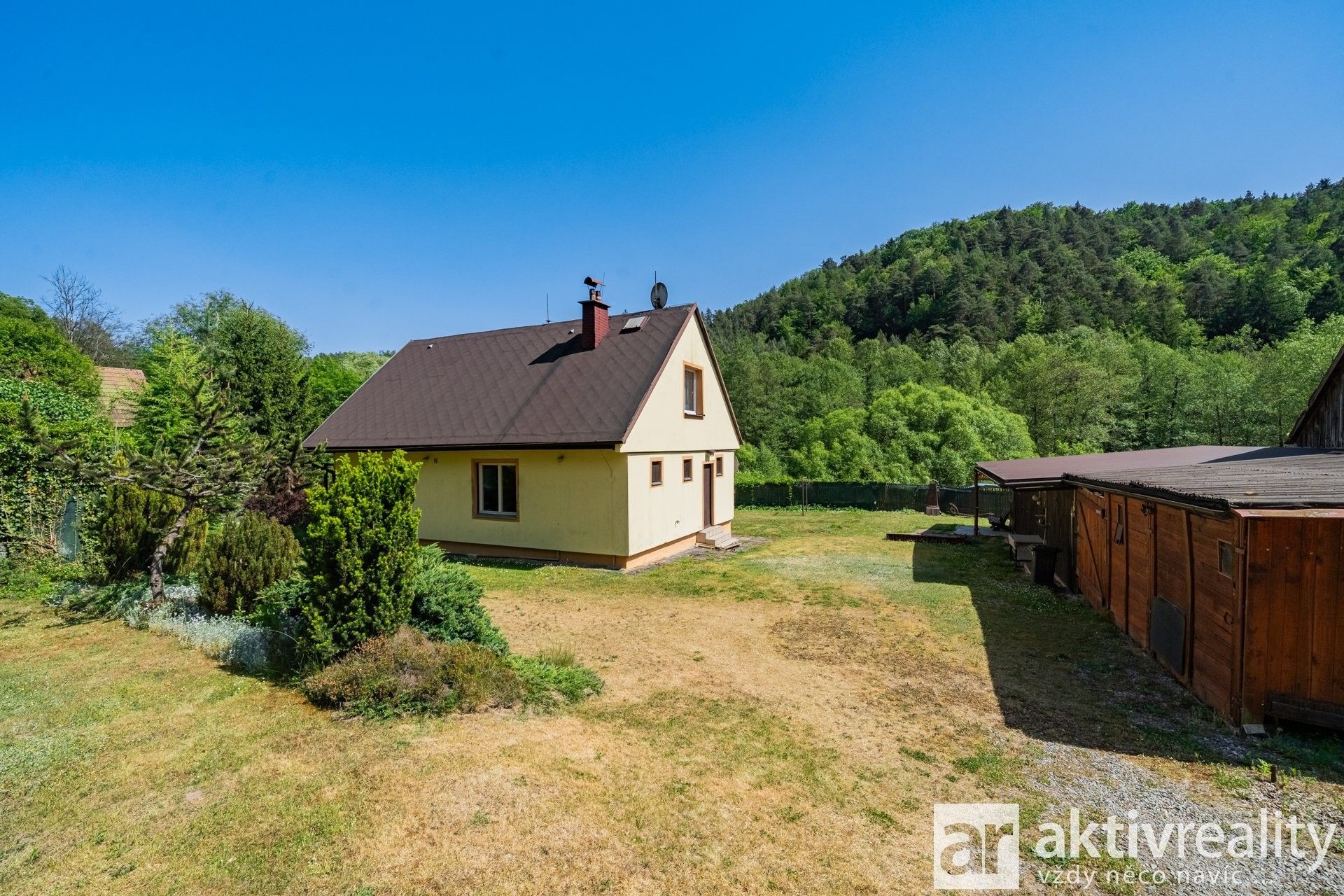 Prodej nemovitosti 150 m² - foto 1