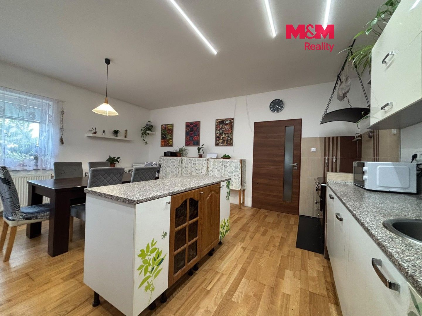 Prodej domu 210 m² - foto 1