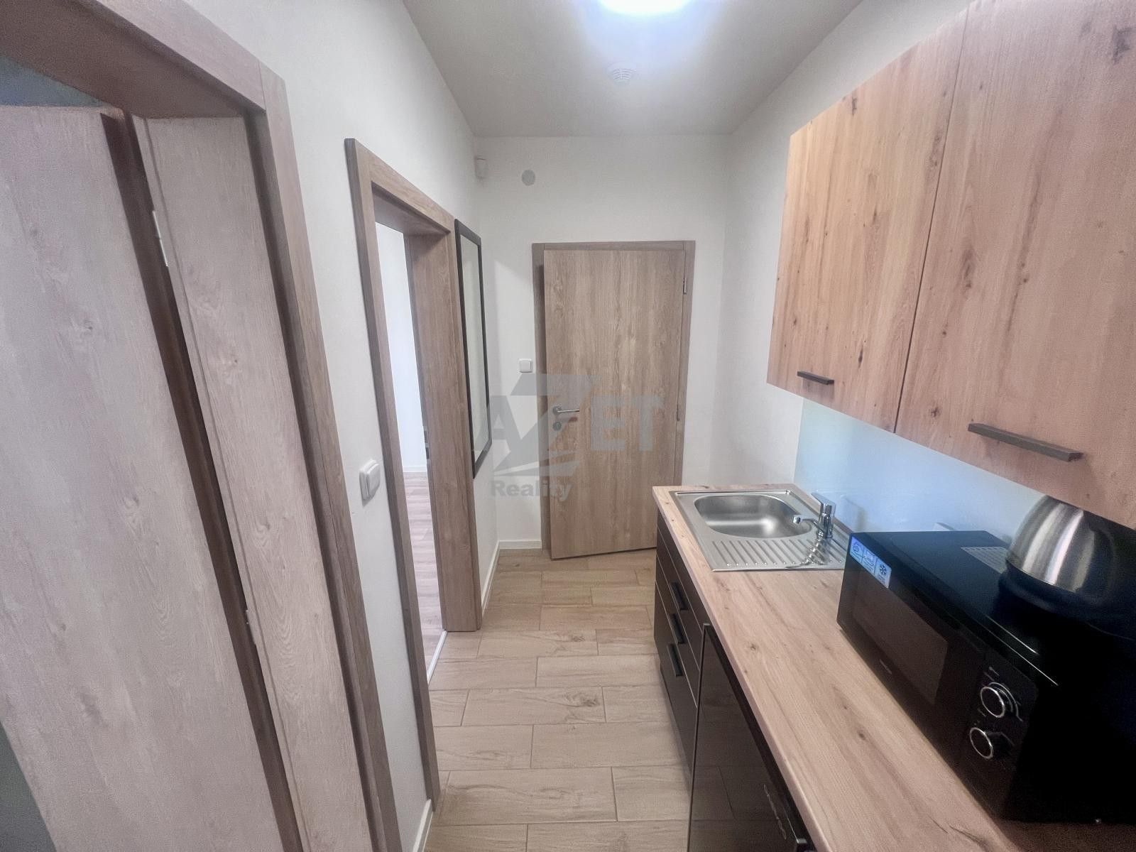 Pronájem komerčního prostoru 47 m² - foto 2