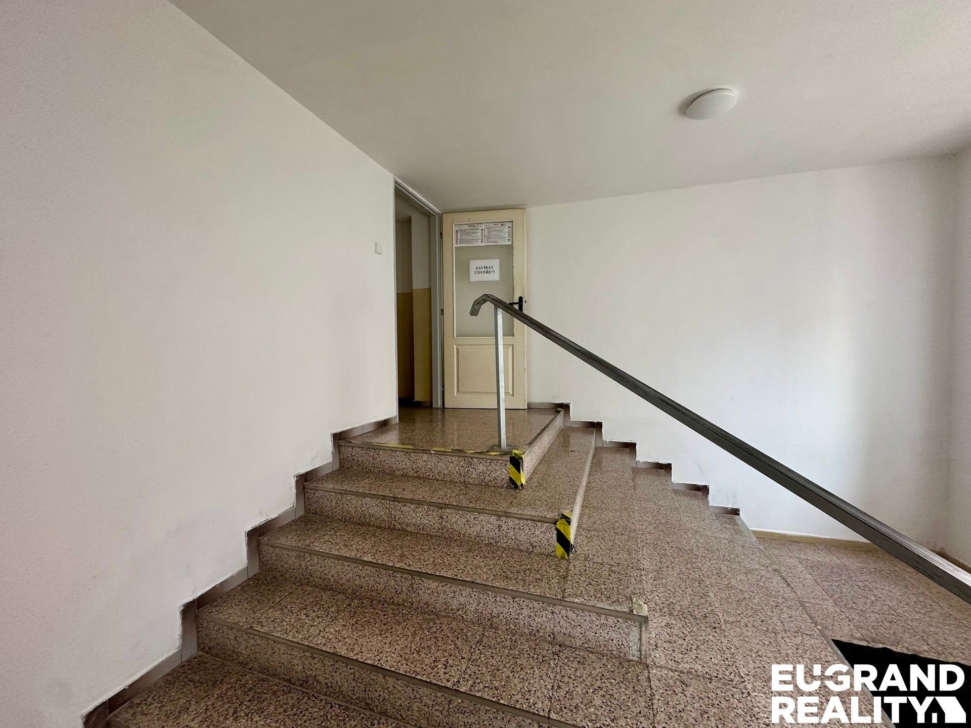 Pronájem komerčního prostoru 2400 m² - foto 6