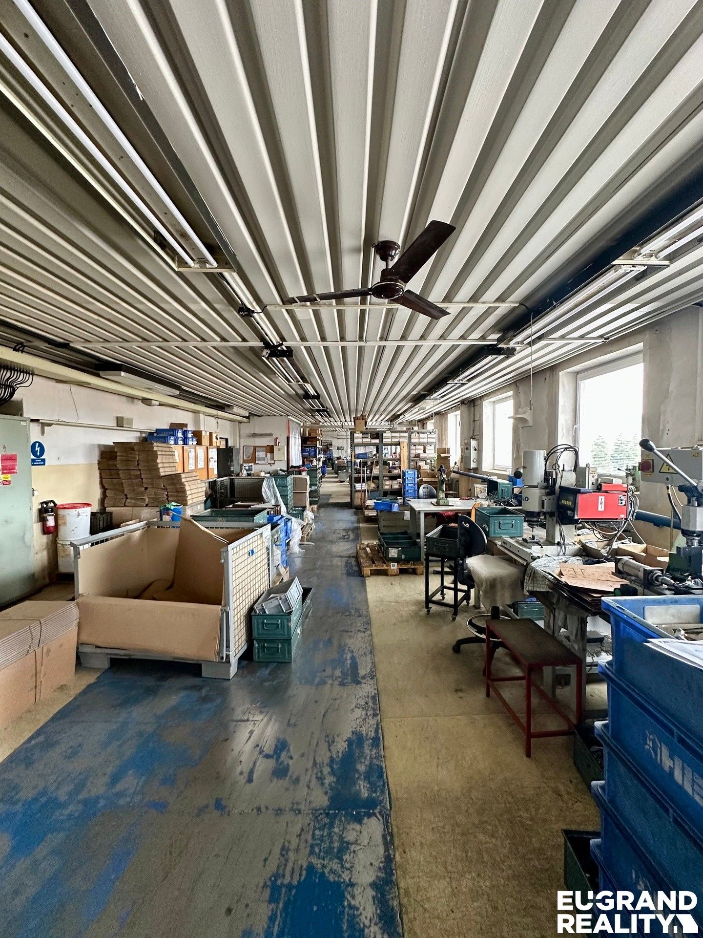 Pronájem komerčního prostoru 2400 m² - foto 19