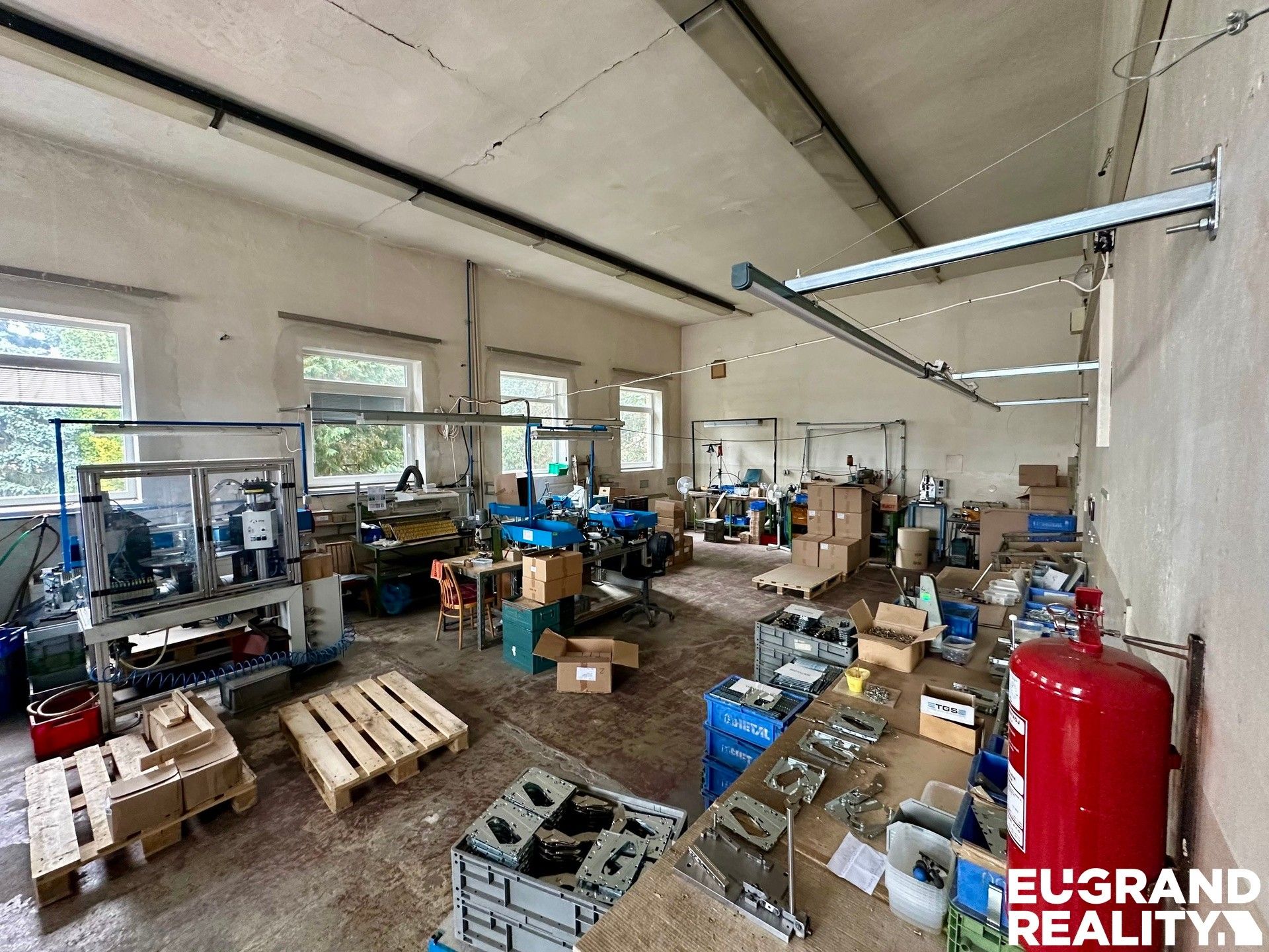 Pronájem komerčního prostoru 2400 m² - foto 20