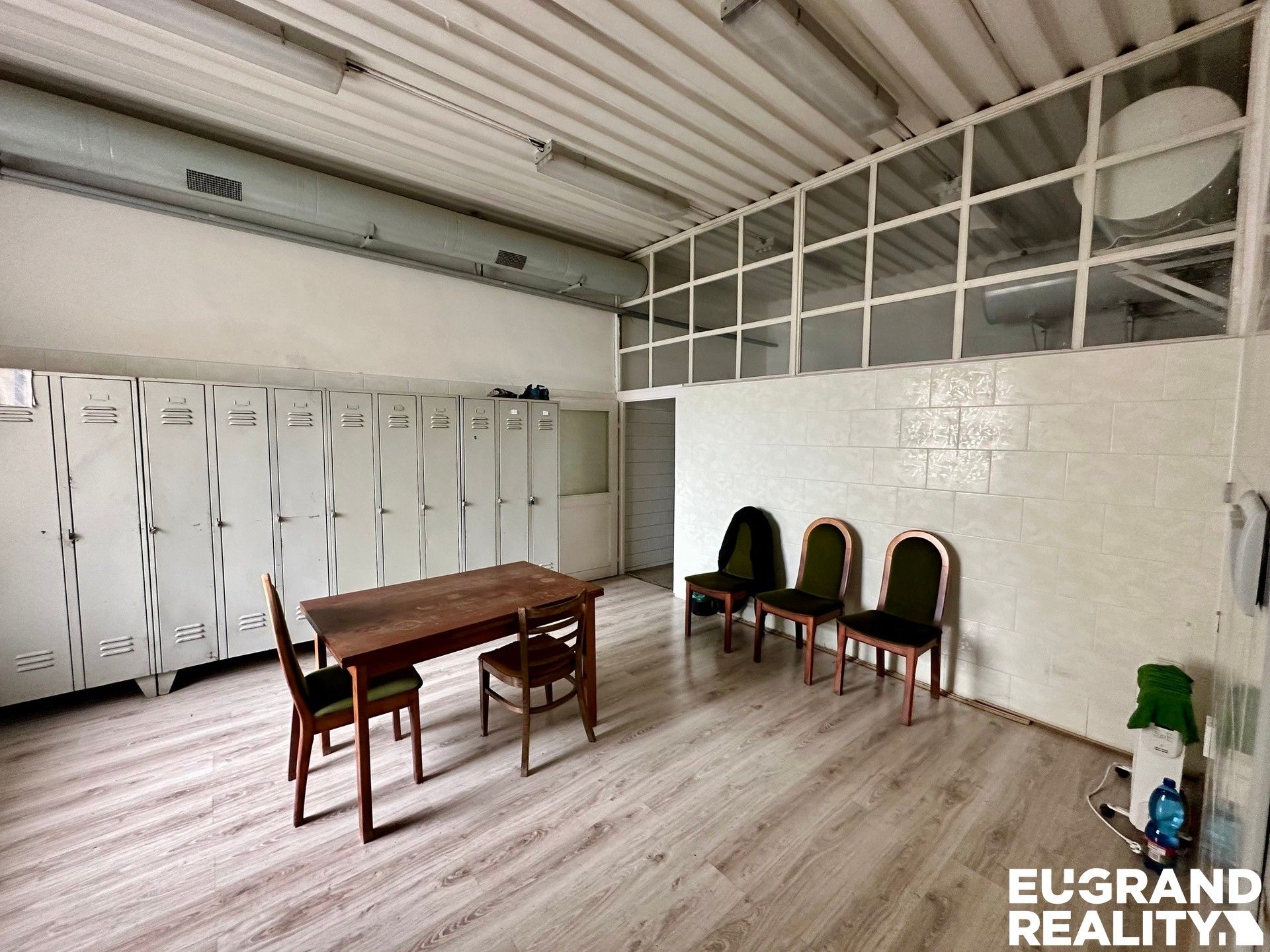 Pronájem komerčního prostoru 2400 m² - foto 22