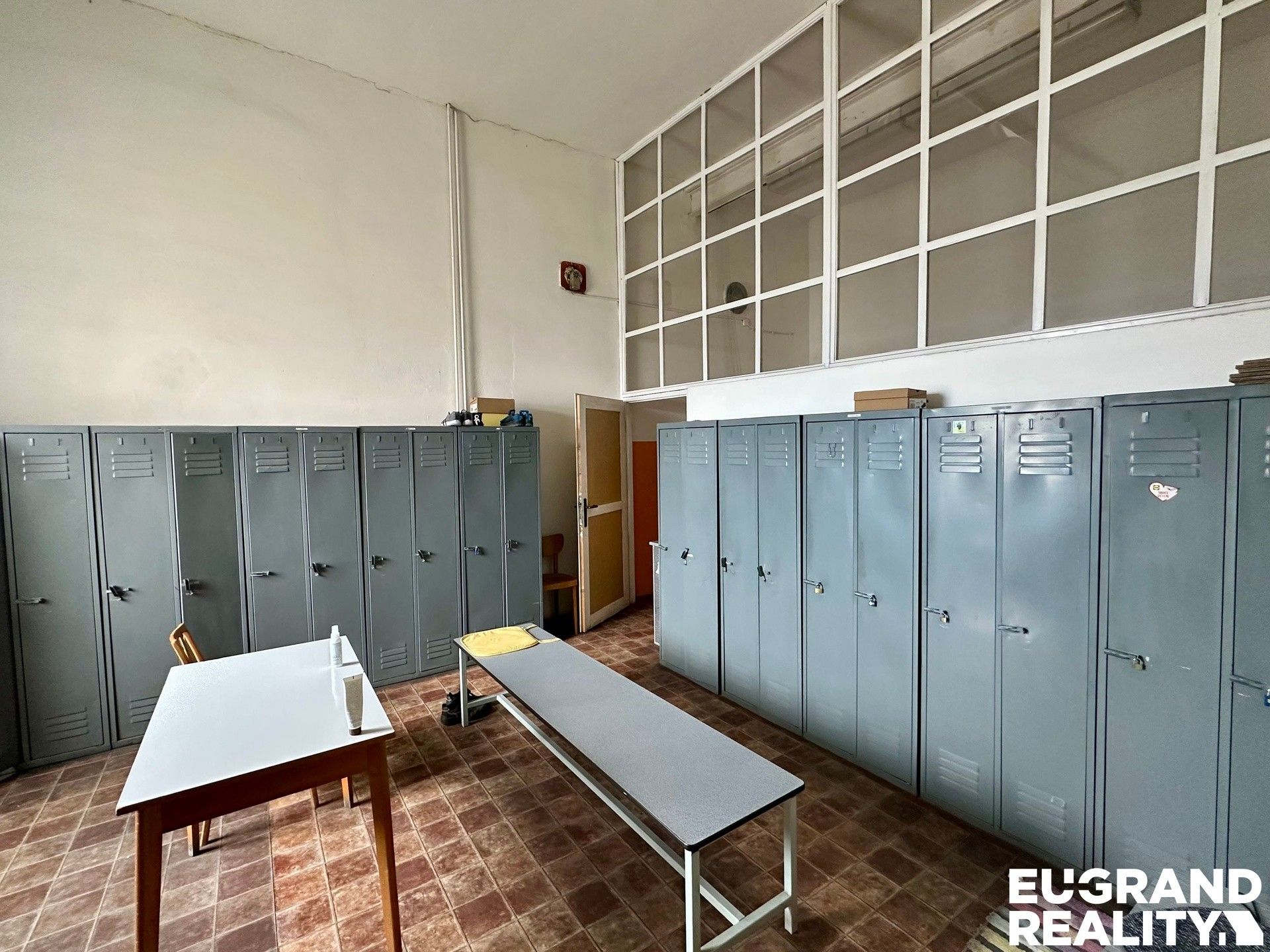 Pronájem komerčního prostoru 2400 m² - foto 23