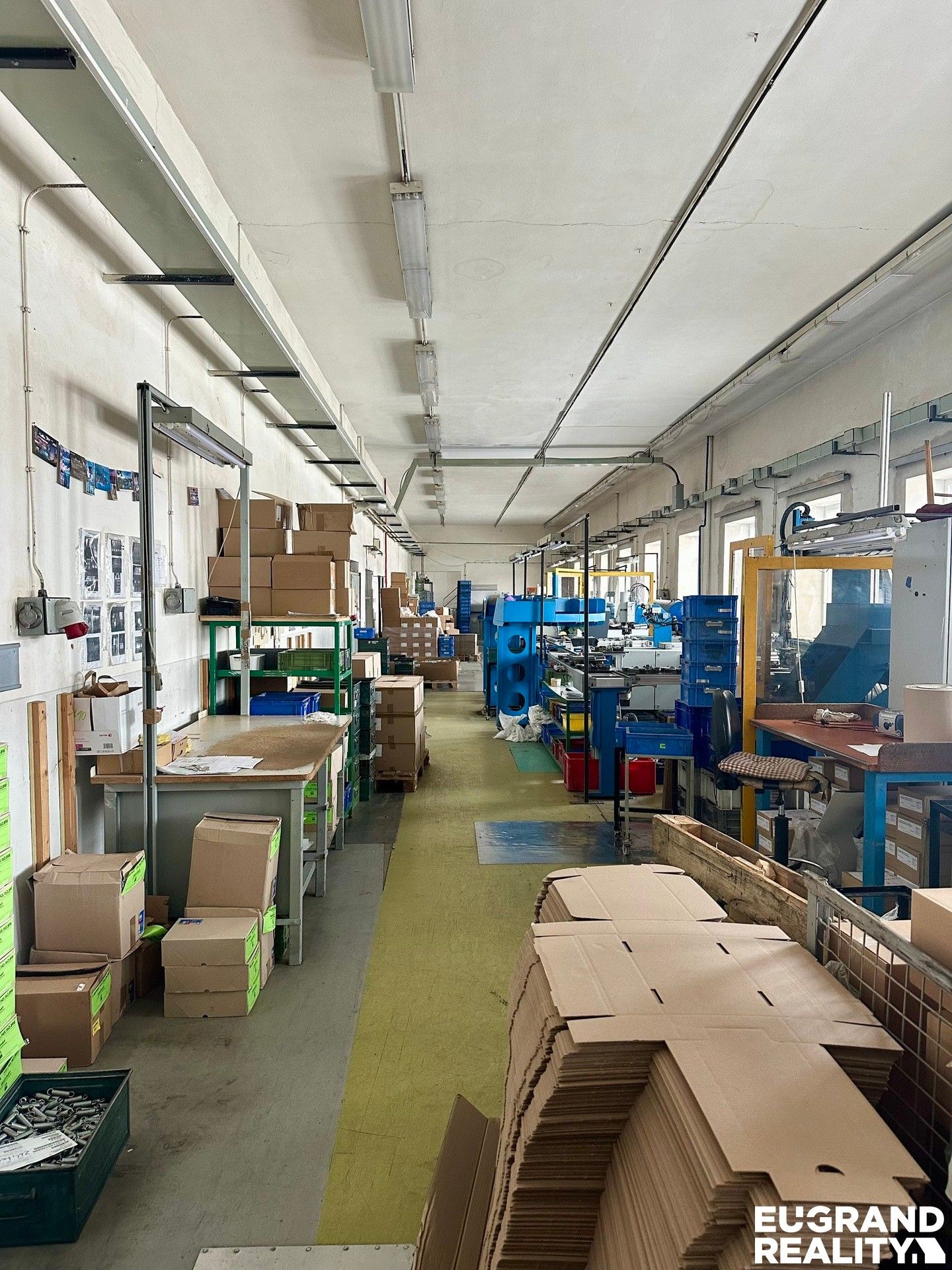 Pronájem komerčního prostoru 2400 m² - foto 18