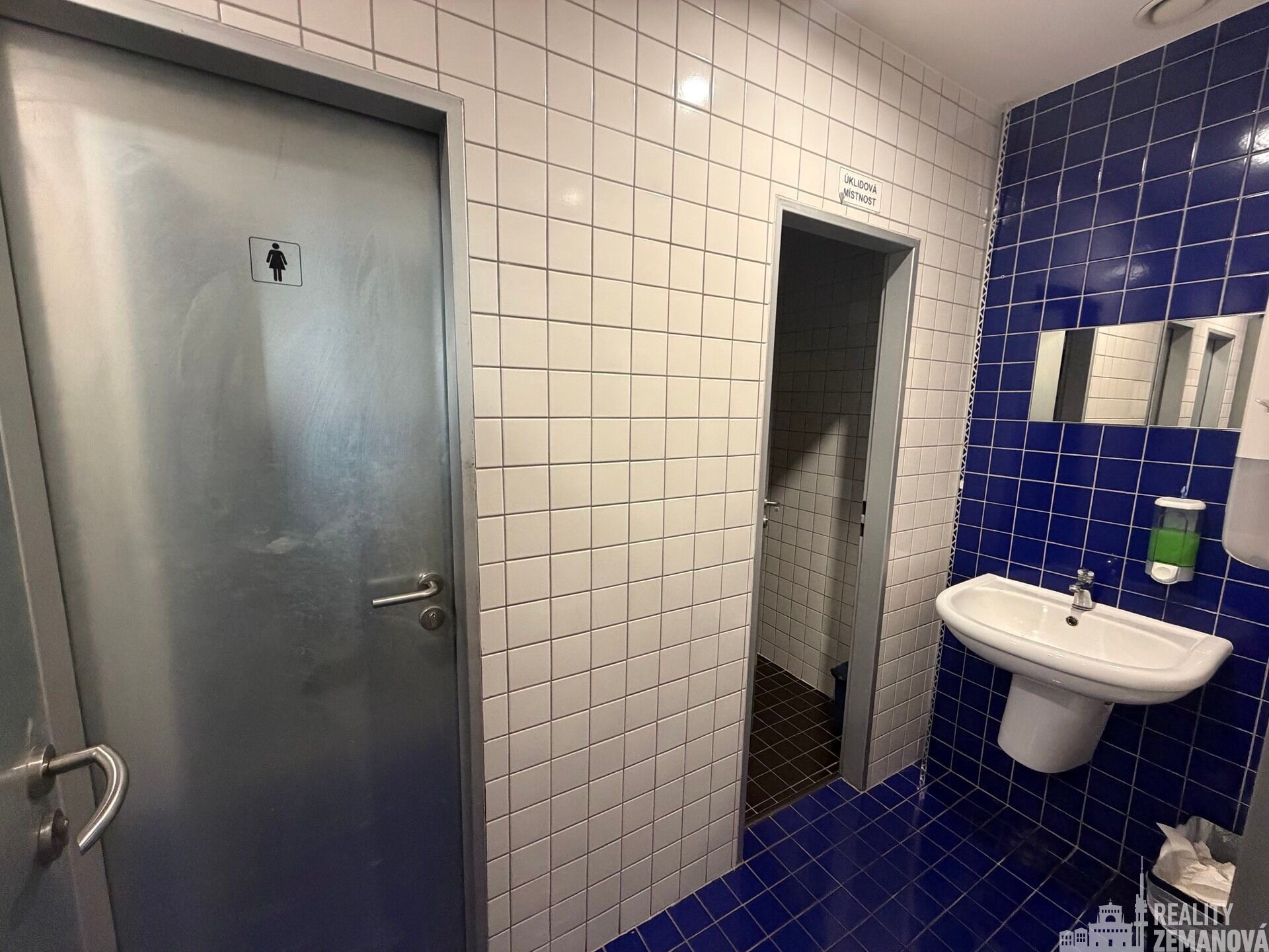 Pronájem komerčního prostoru 1637 m² - foto 14